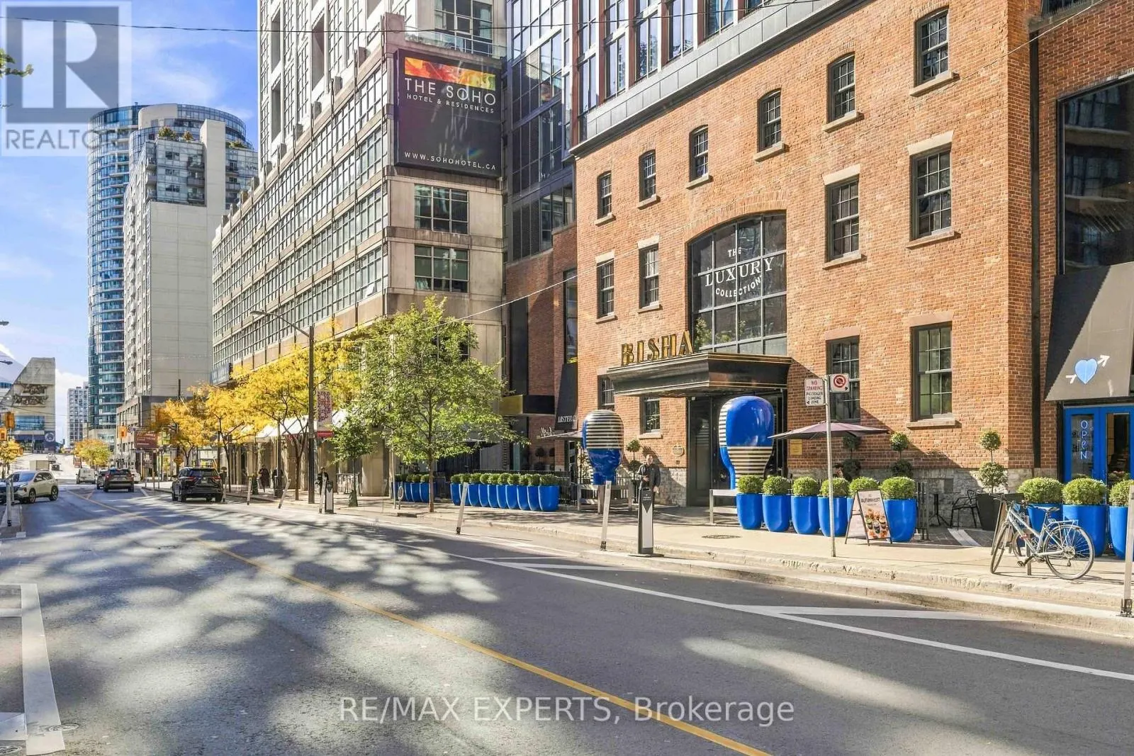 2602 - 87 PETER STREET