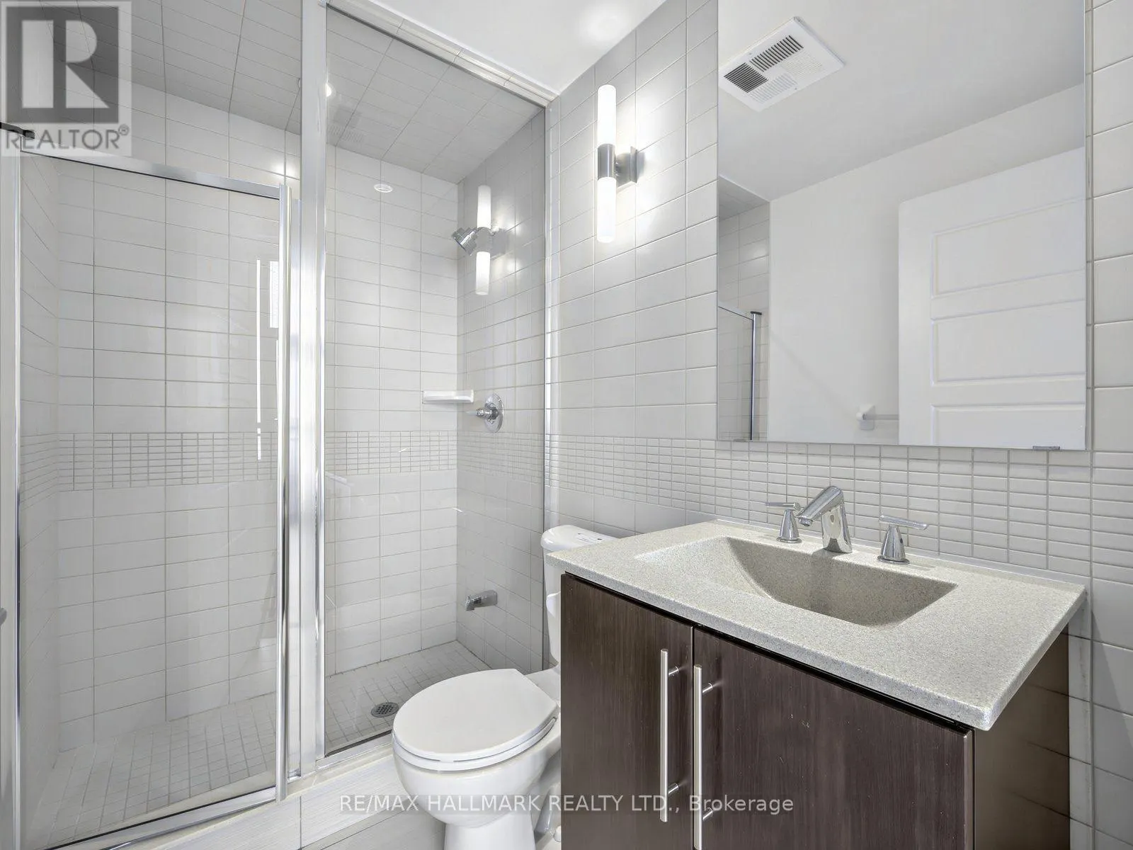PH2 - 28 LINDEN STREET