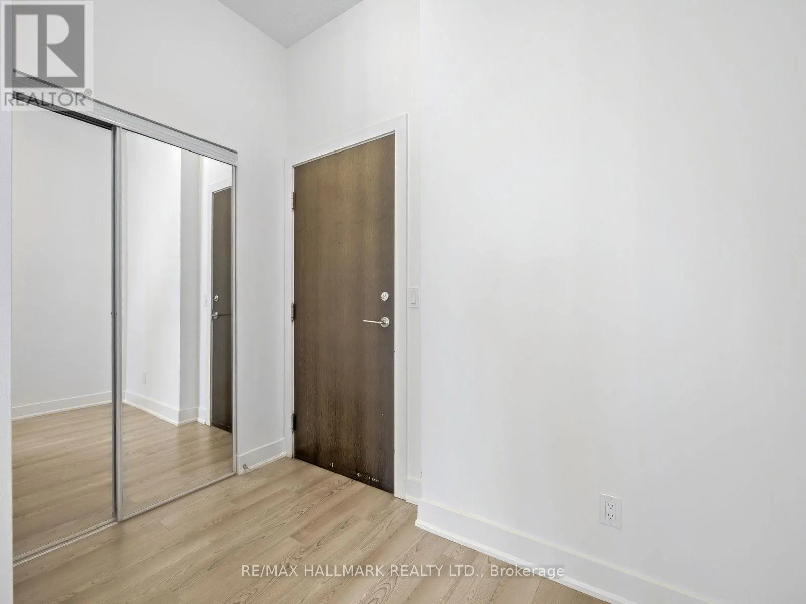 PH2 - 28 LINDEN STREET