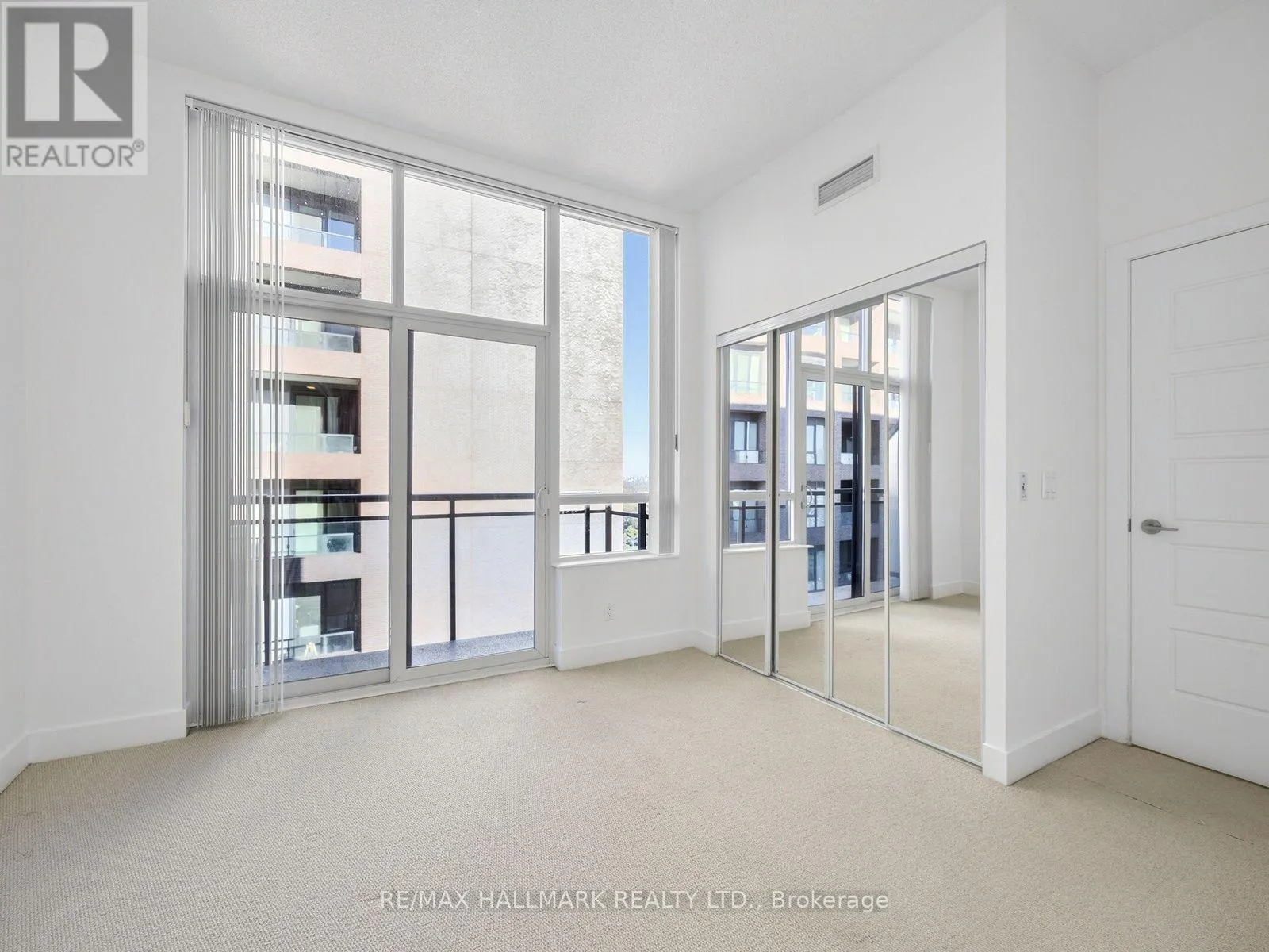 PH2 - 28 LINDEN STREET