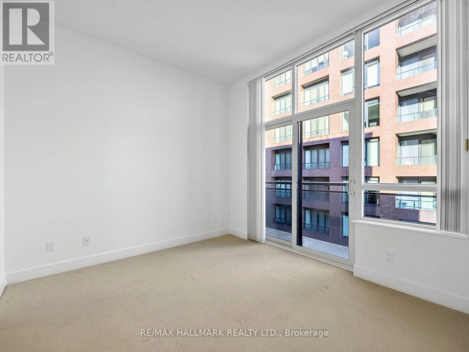 PH2 - 28 LINDEN STREET