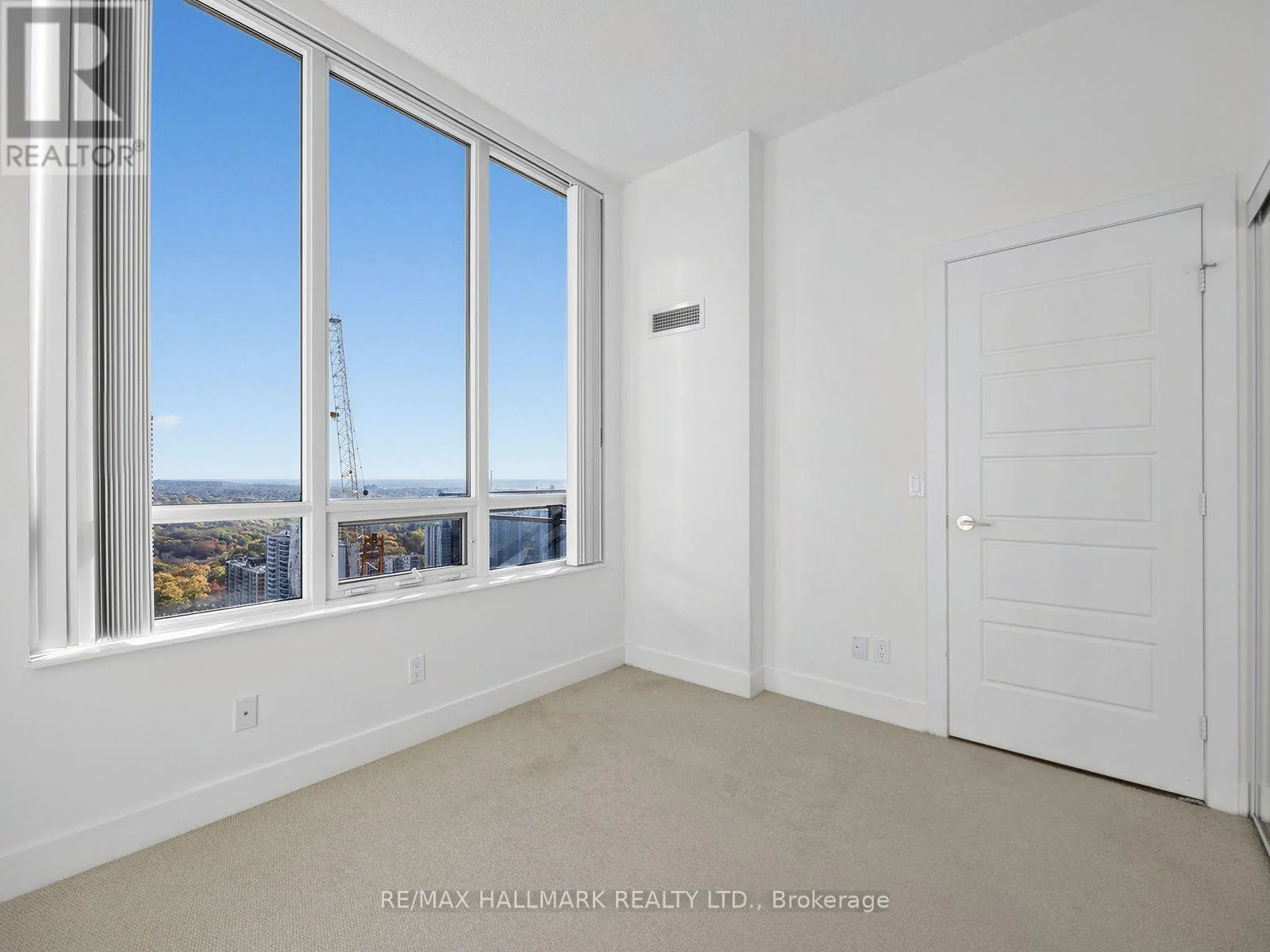 PH2 - 28 LINDEN STREET