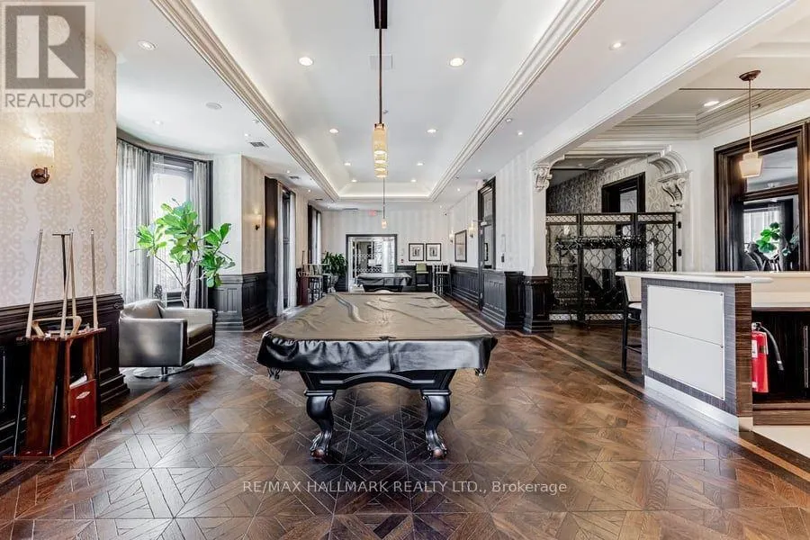 PH2 - 28 LINDEN STREET