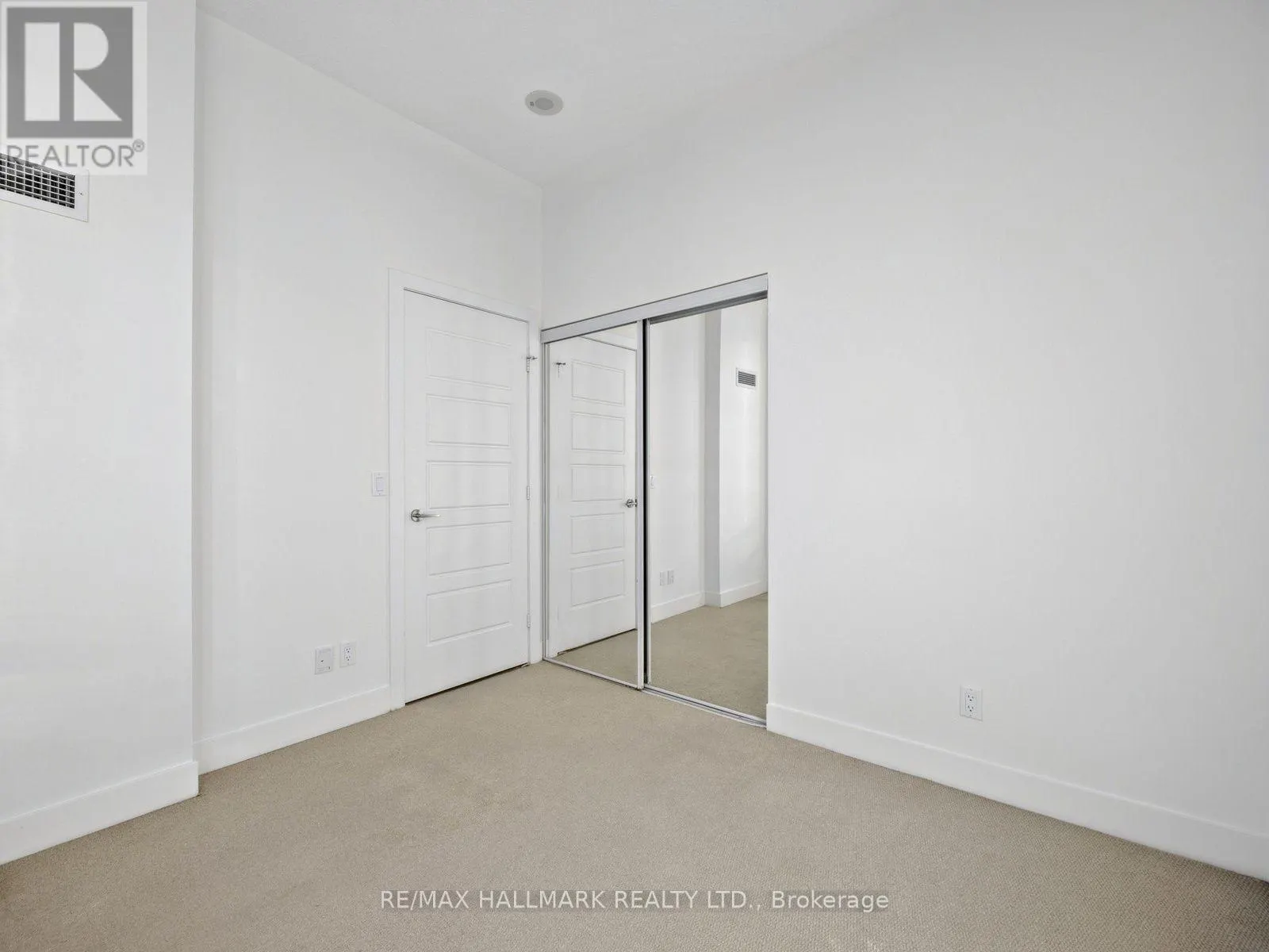 PH2 - 28 LINDEN STREET