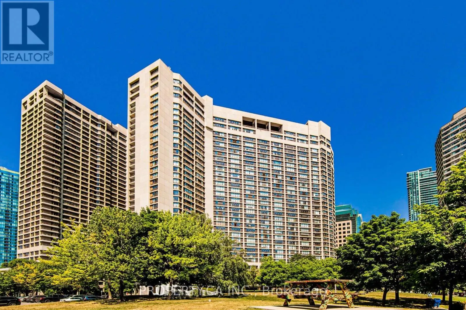 2805 - 33 HARBOUR SQUARE