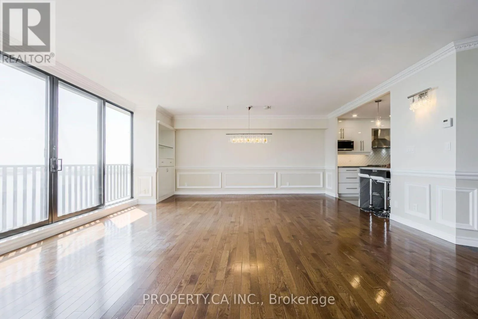 2805 - 33 HARBOUR SQUARE