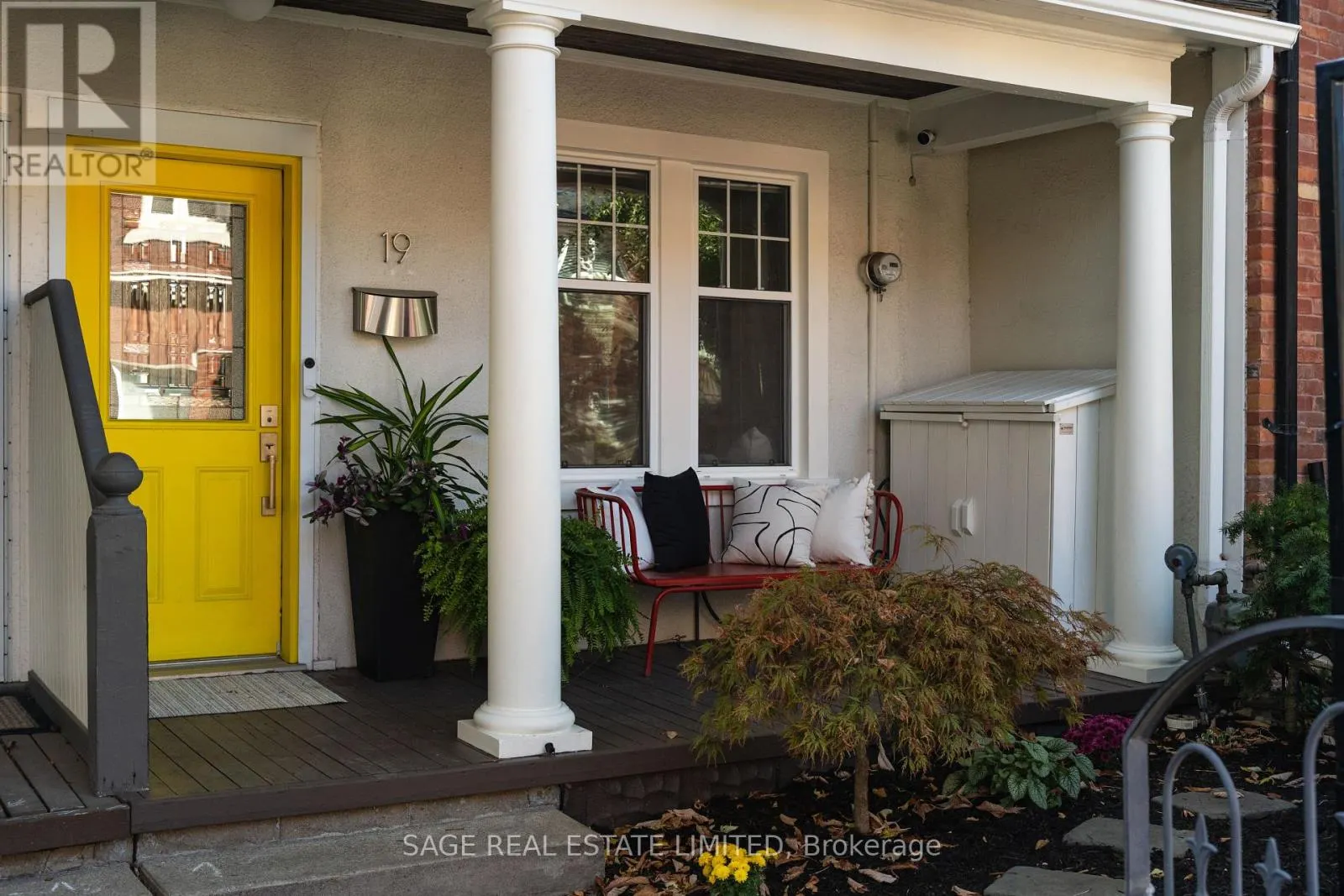 19 PALMERSTON AVENUE