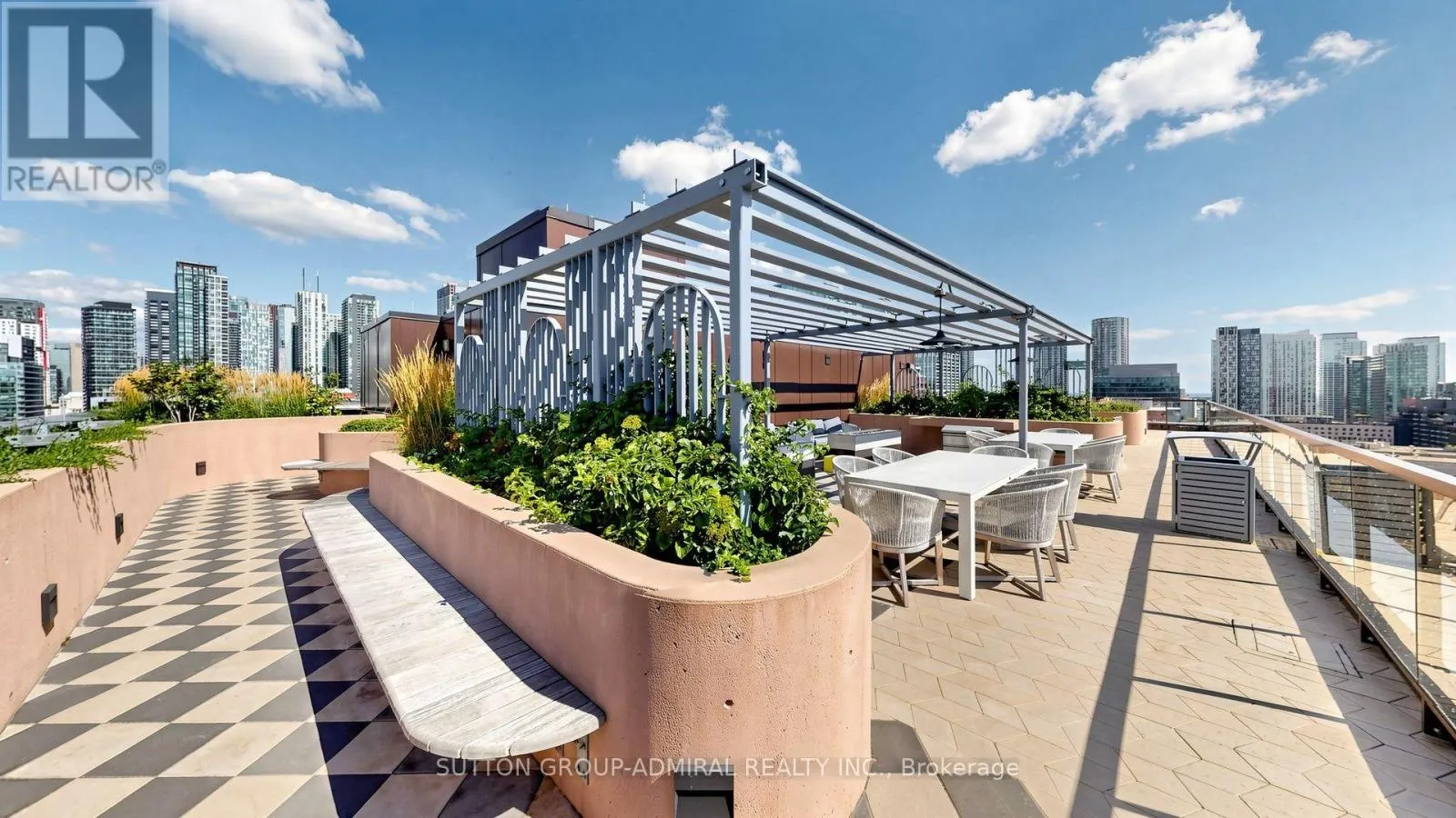 409 - 123 PORTLAND STREET