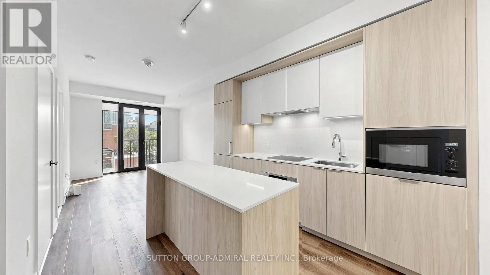 409 - 123 PORTLAND STREET