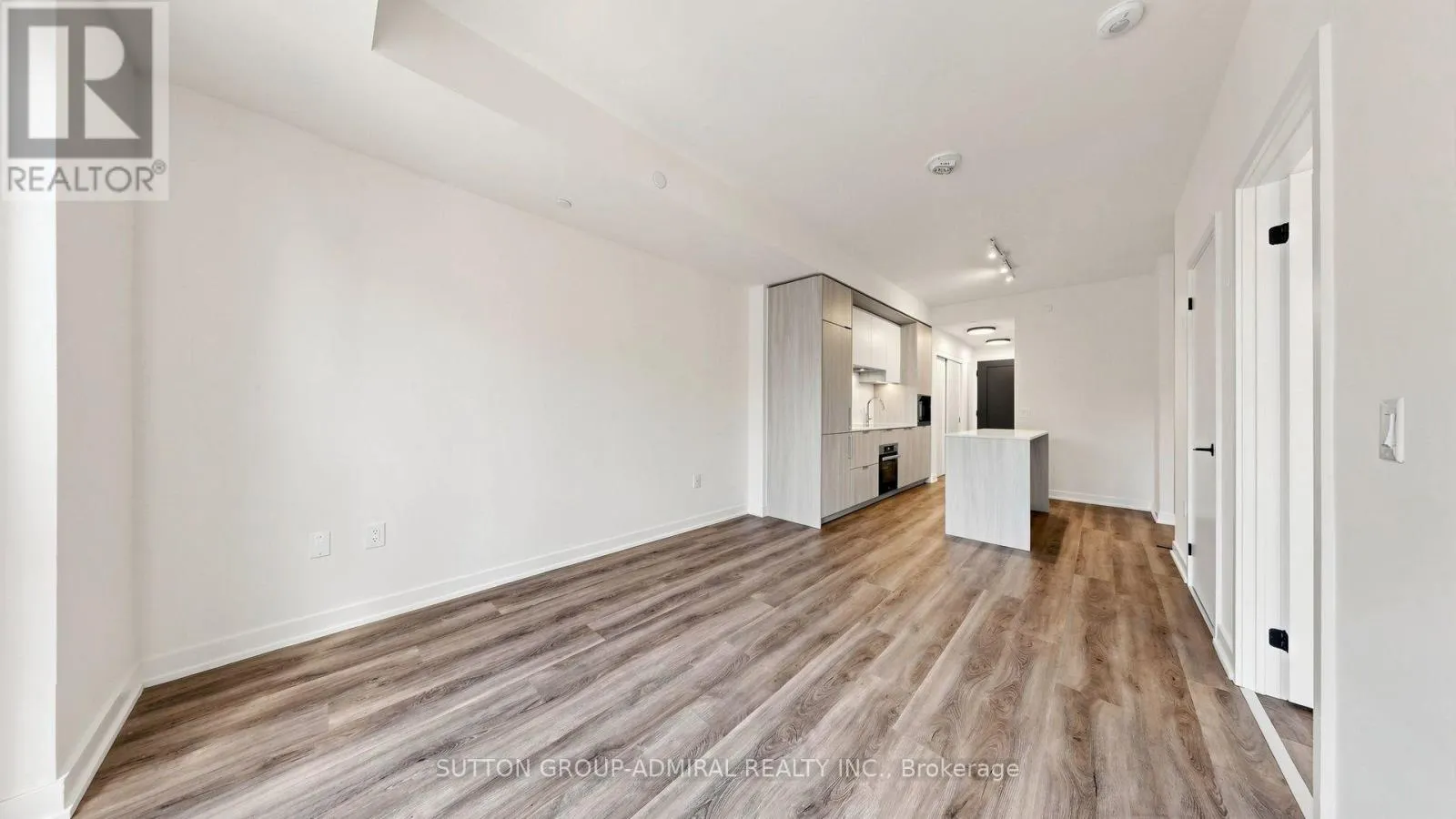 409 - 123 PORTLAND STREET
