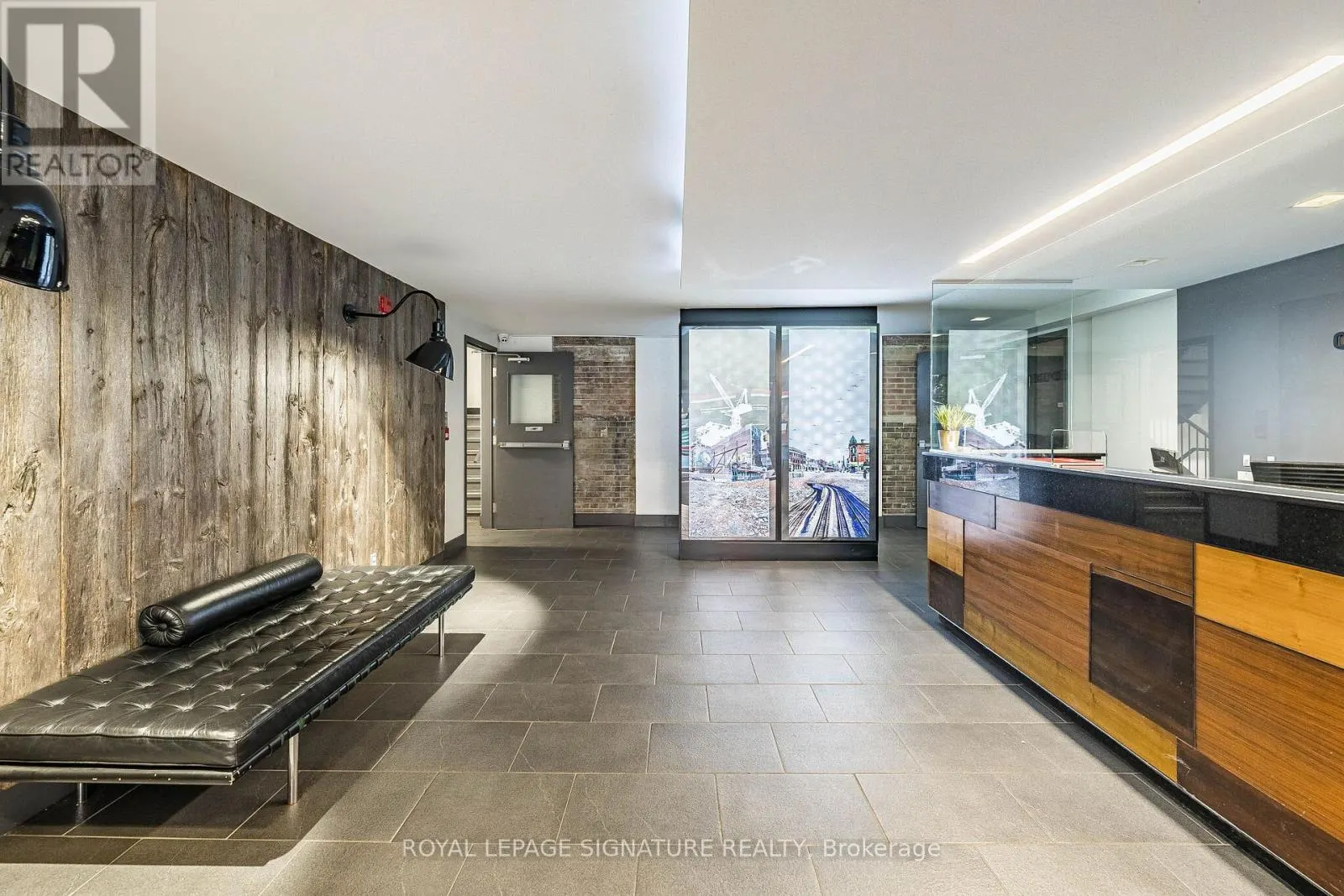 316 - 955 QUEEN STREET W