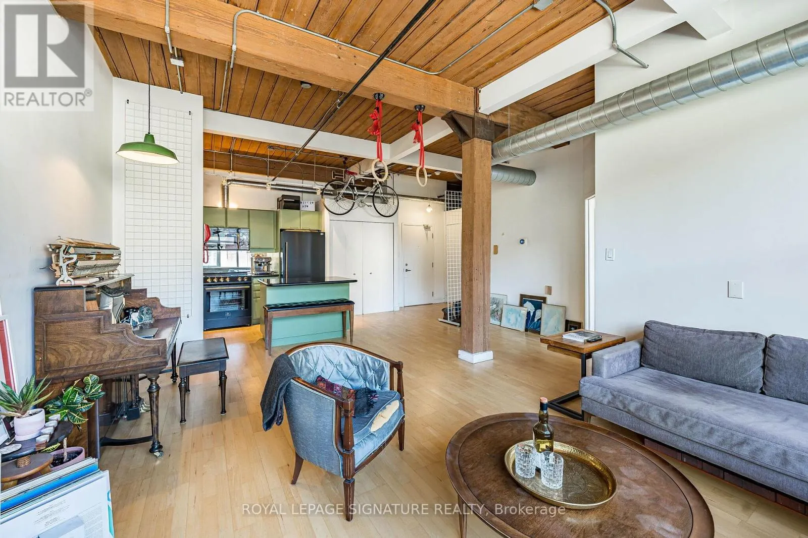 316 - 955 QUEEN STREET W