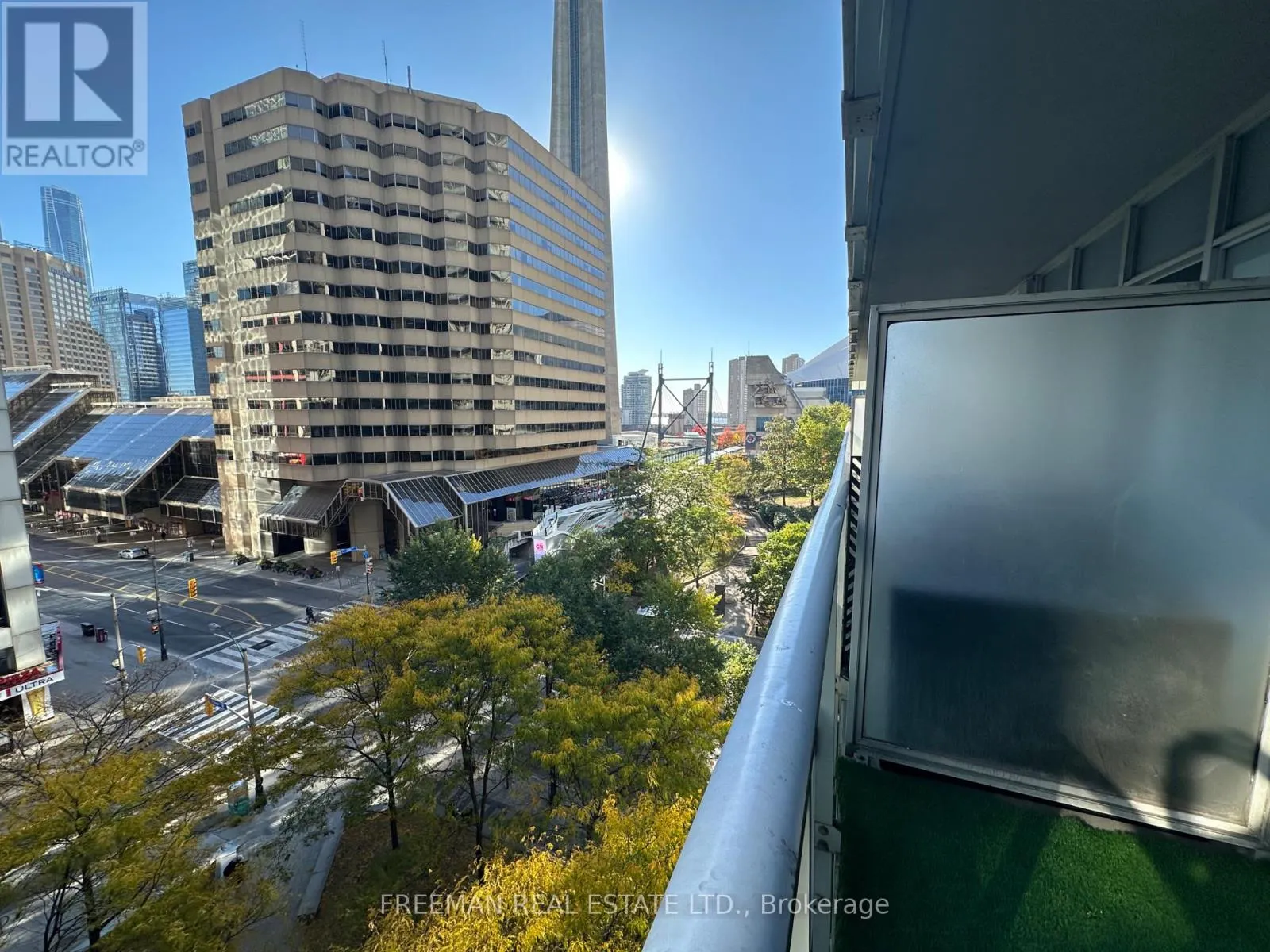 709 - 300 FRONT STREET W