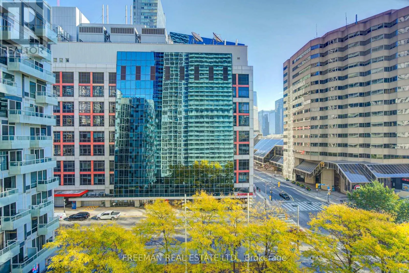 709 - 300 FRONT STREET W