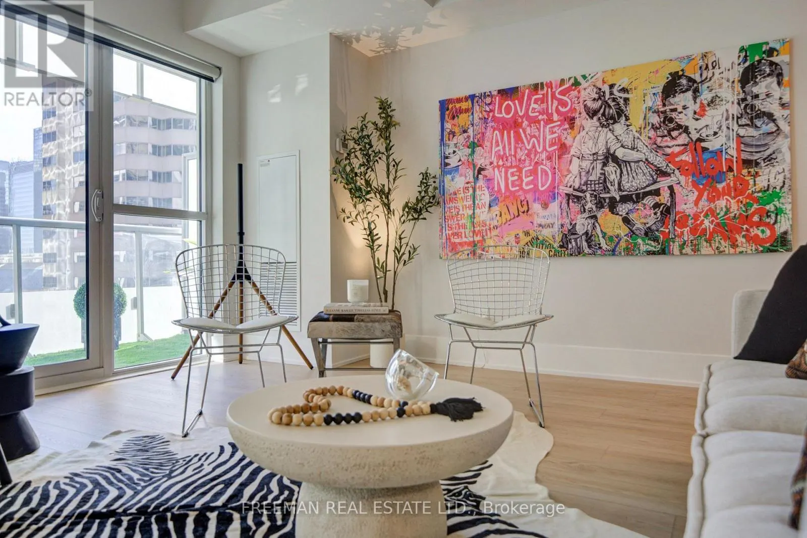 709 - 300 FRONT STREET W