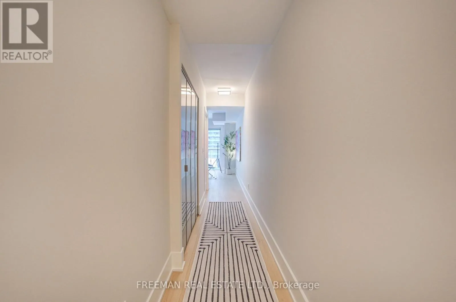 709 - 300 FRONT STREET W