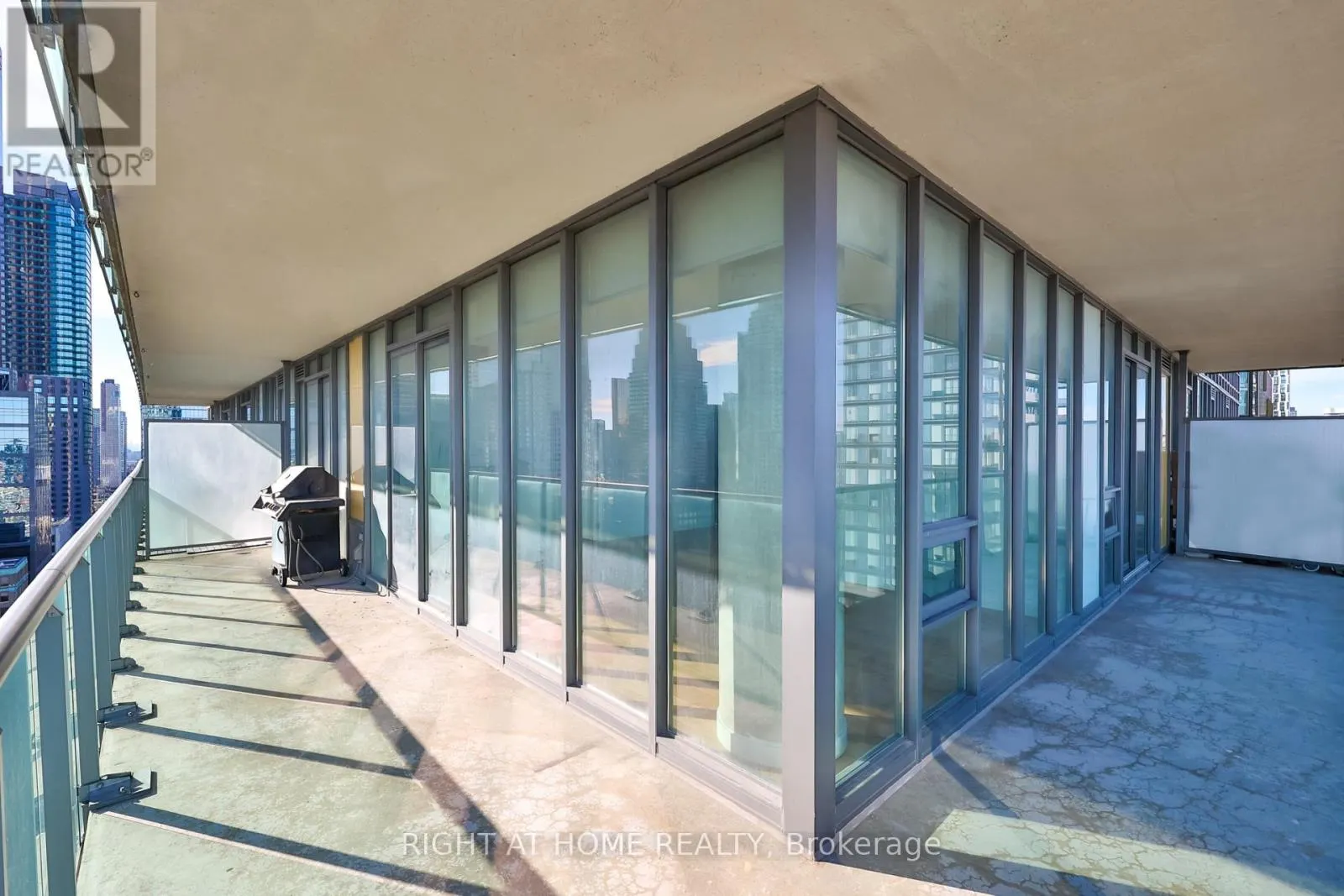 3406 - 33 LOMBARD STREET
