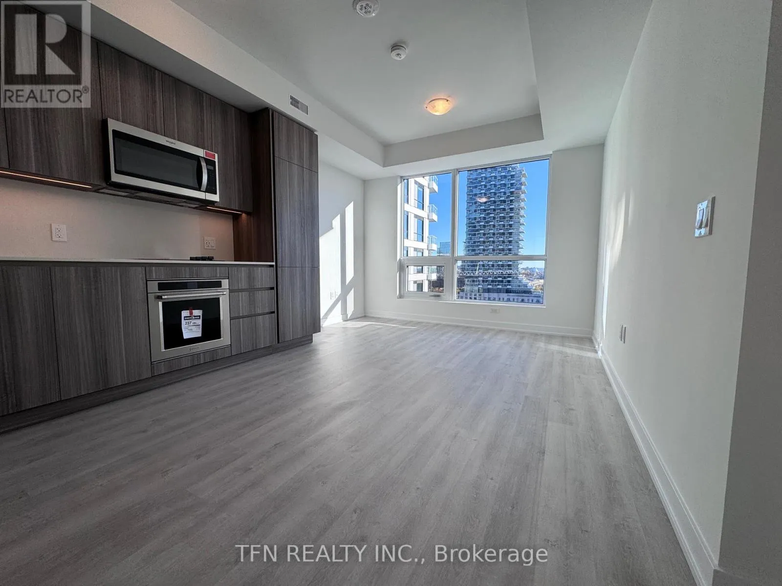 1712 - 15 RICHARDSON STREET