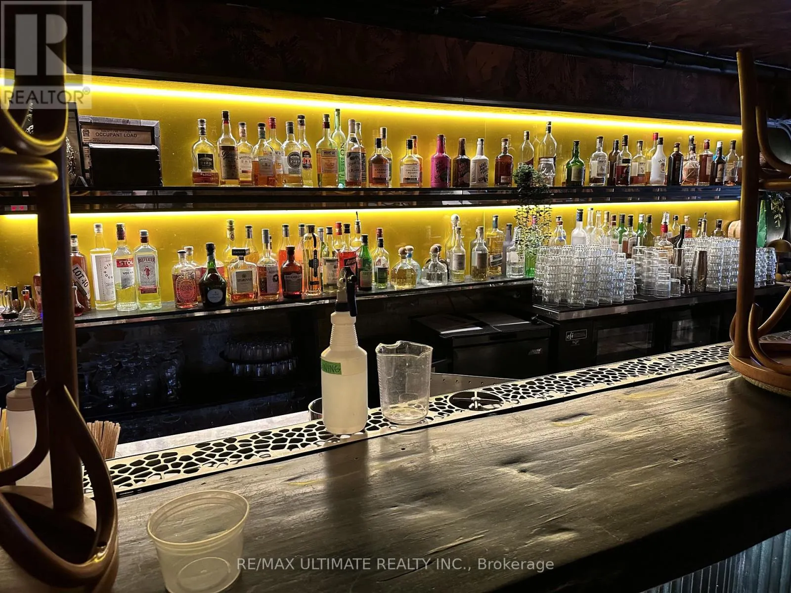 270 ADELAIDE STREET W