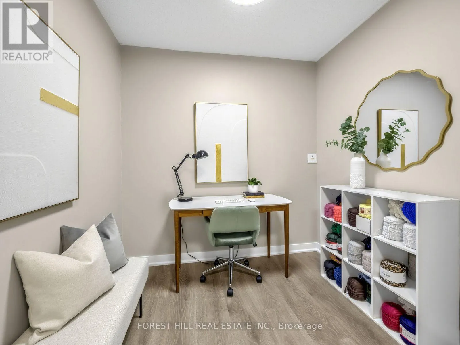 1710 - 381 FRONT STREET W