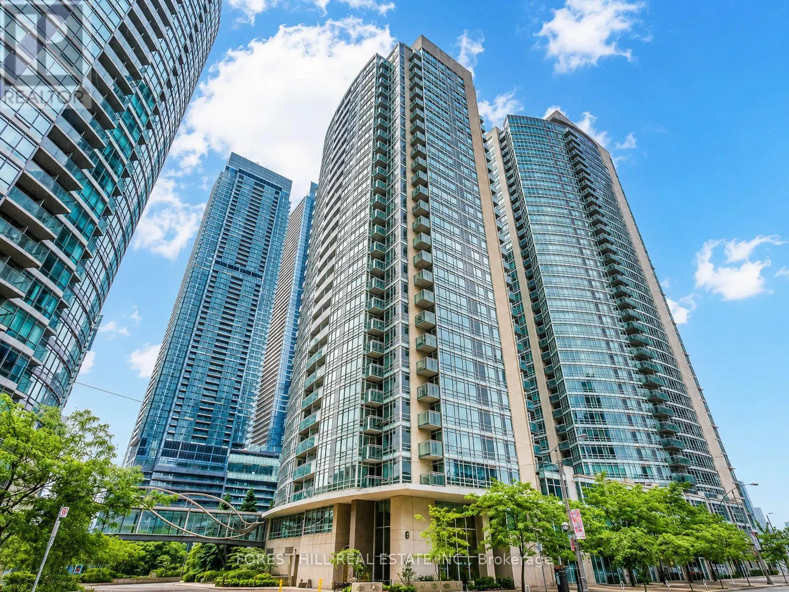 1710 - 381 FRONT STREET W