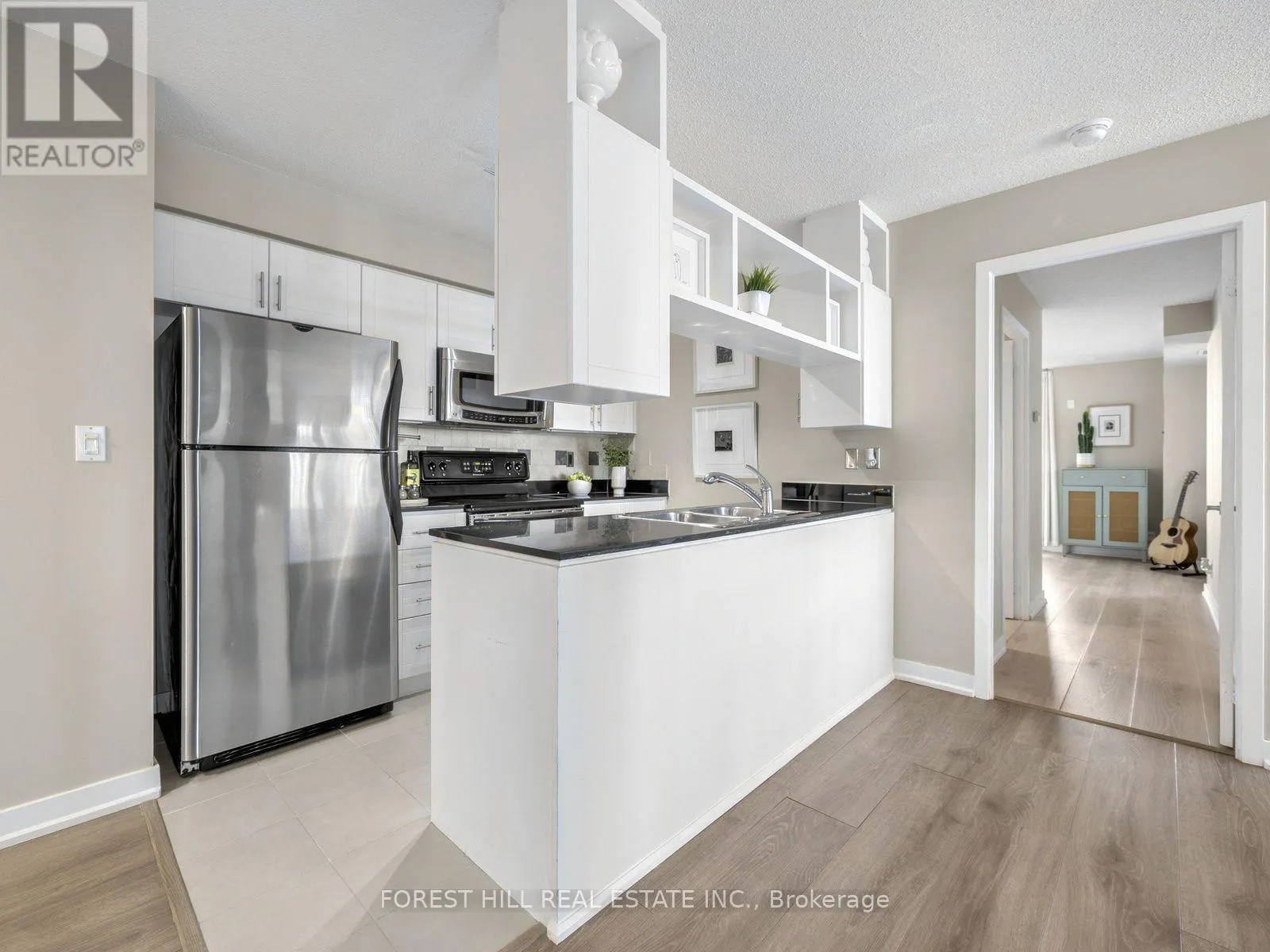 1710 - 381 FRONT STREET W