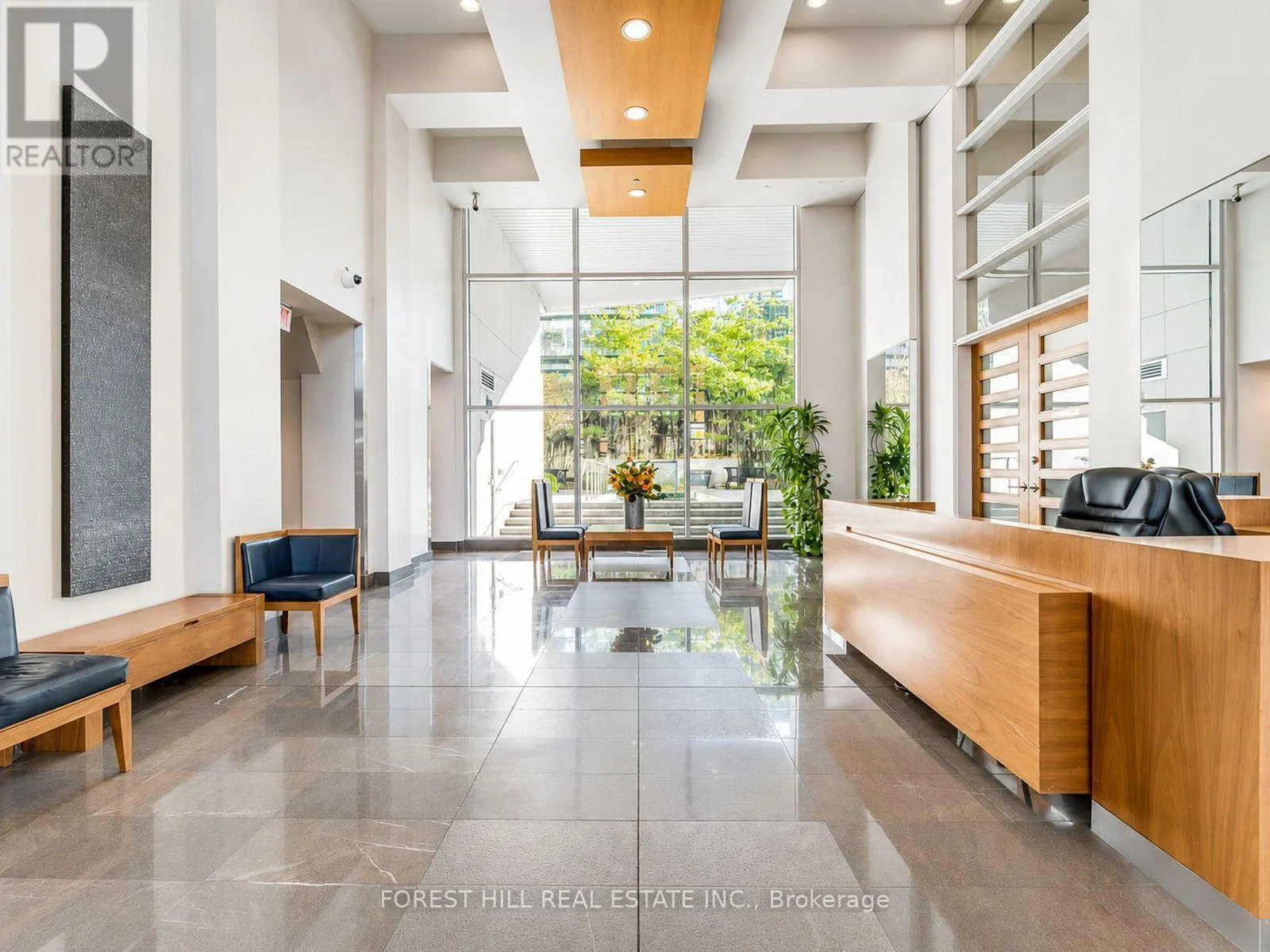 1710 - 381 FRONT STREET W