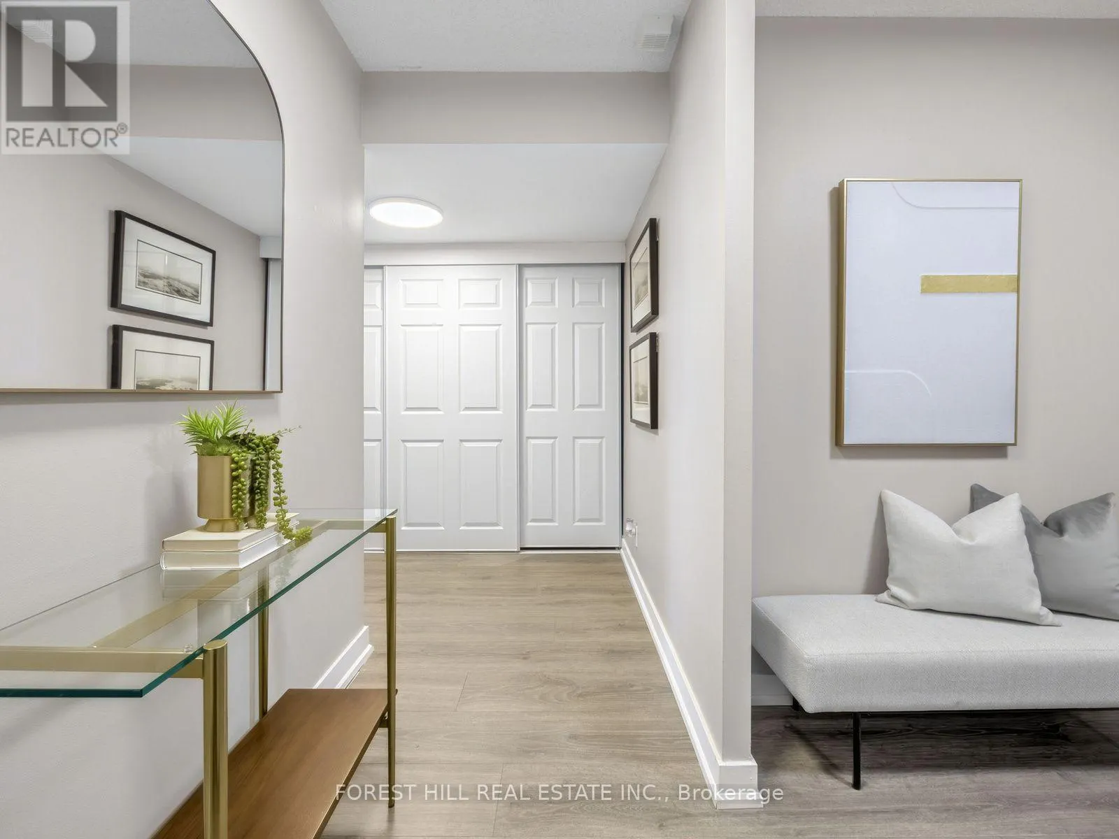 1710 - 381 FRONT STREET W