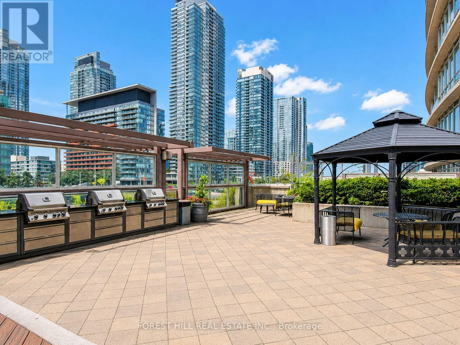 1710 - 381 FRONT STREET W
