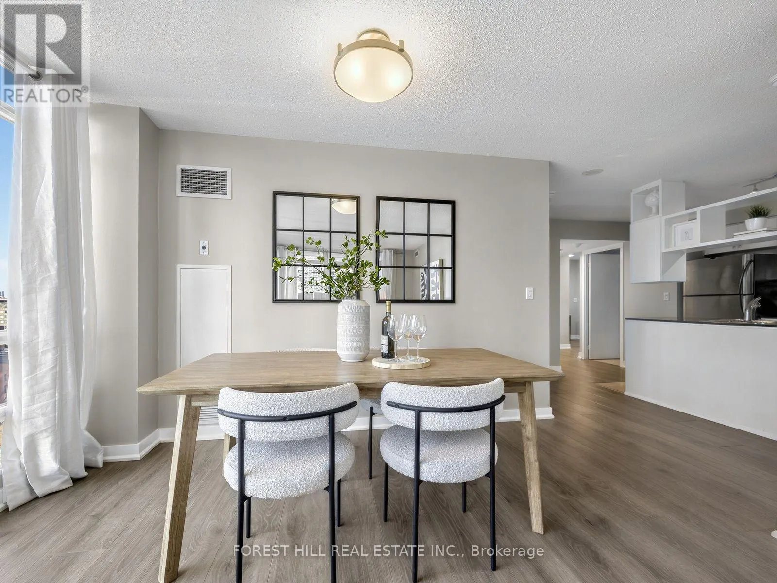 1710 - 381 FRONT STREET W