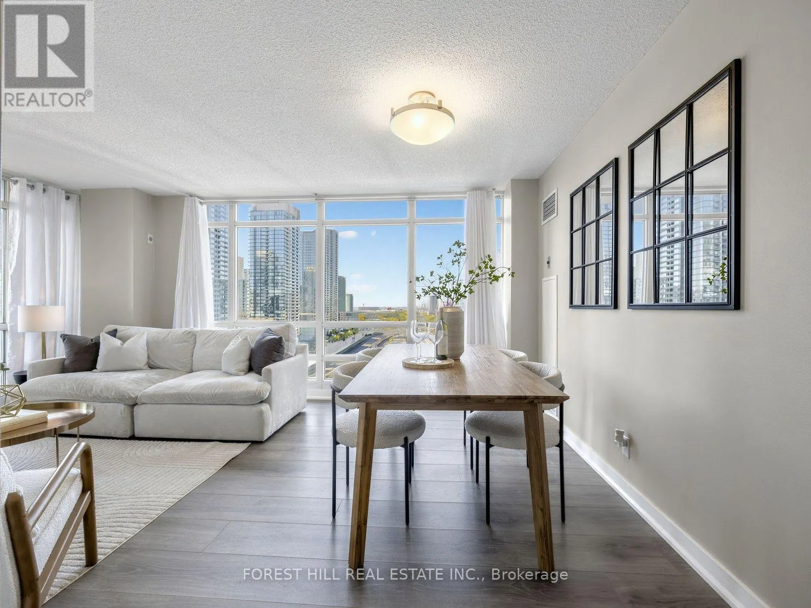 1710 - 381 FRONT STREET W