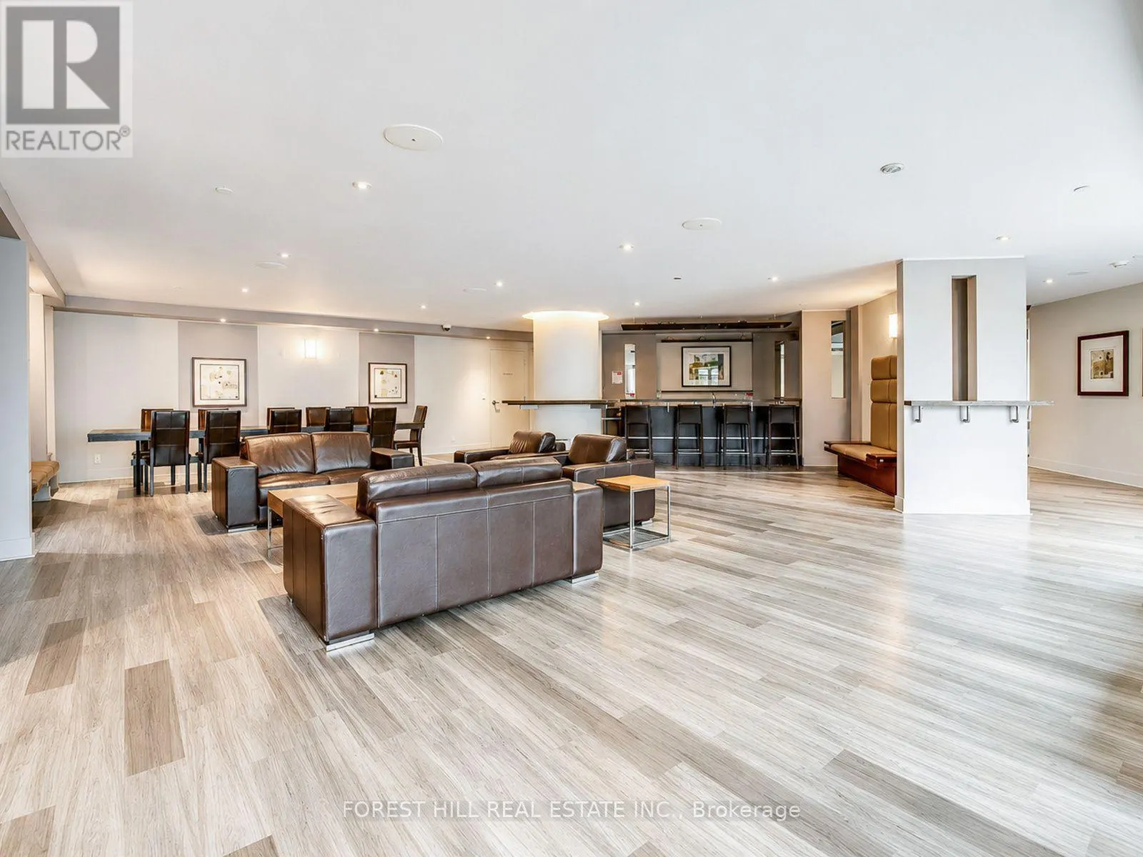 1710 - 381 FRONT STREET W