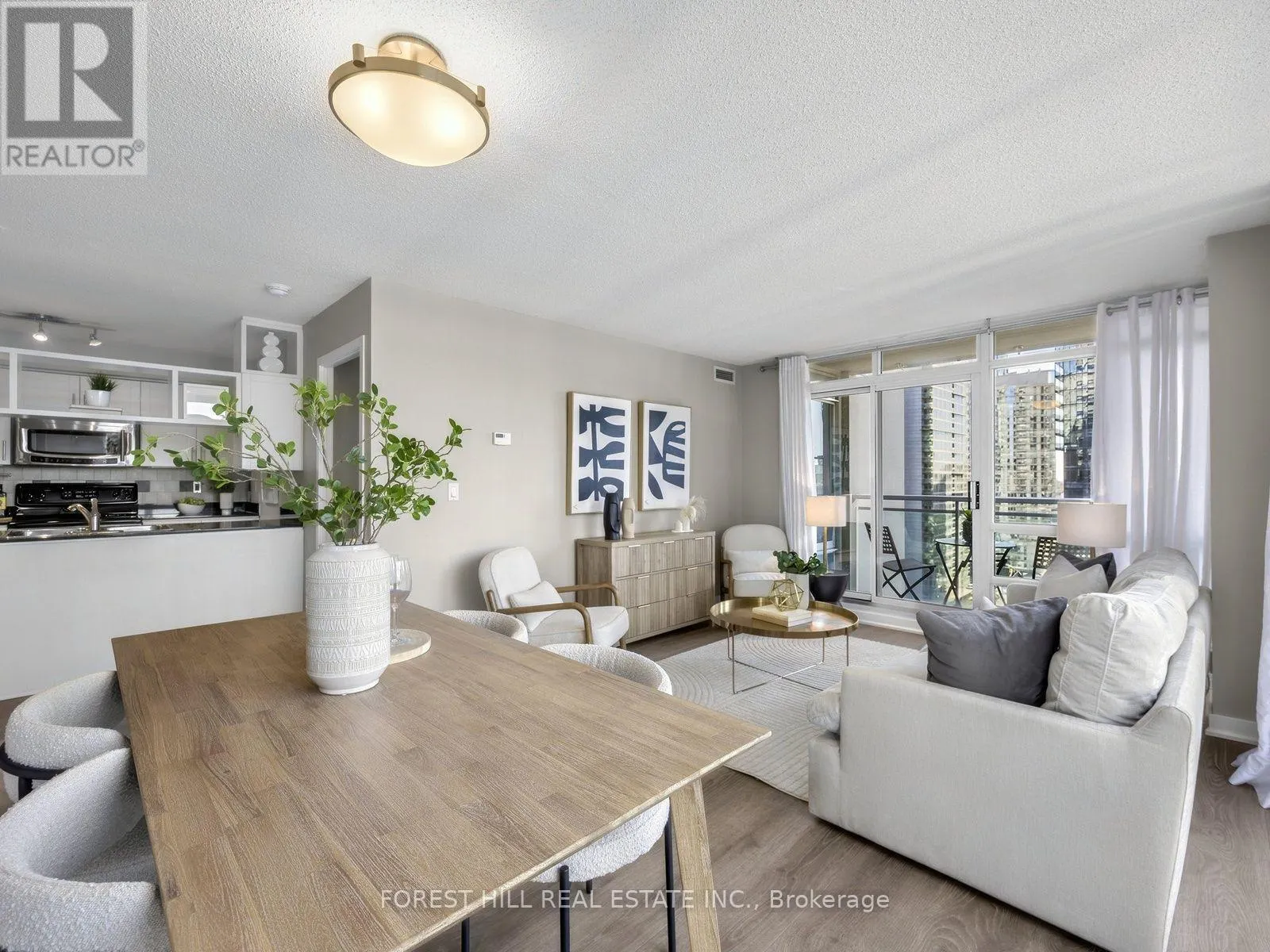 1710 - 381 FRONT STREET W