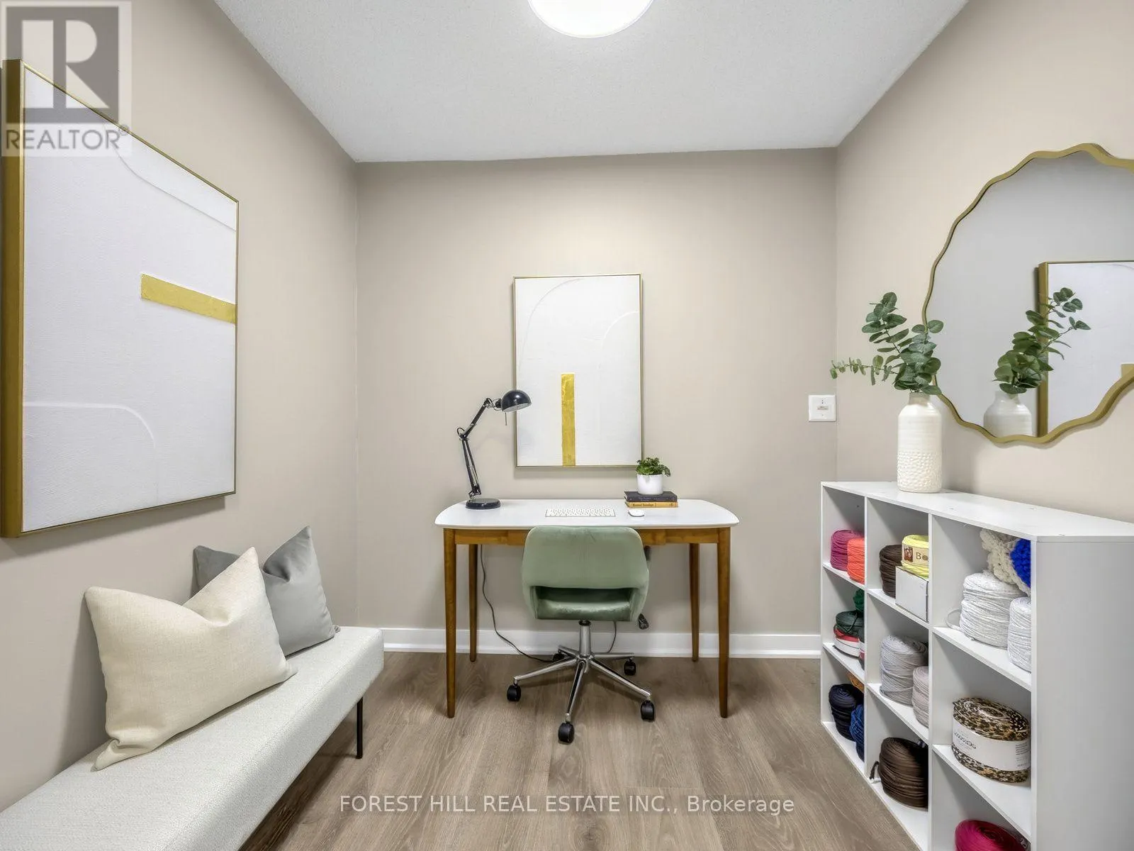 1710 - 381 FRONT STREET W