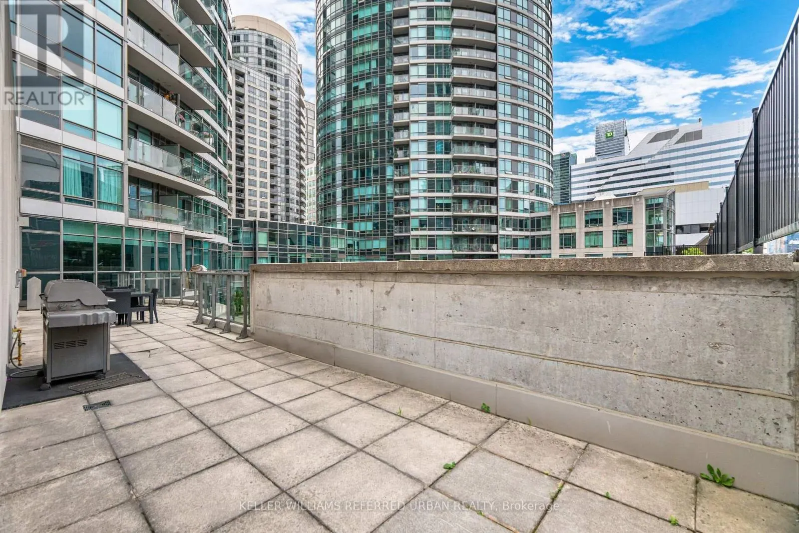 1501 - 361 FRONT STREET W