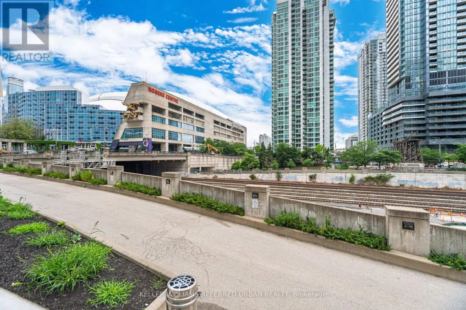 1501 - 361 FRONT STREET W