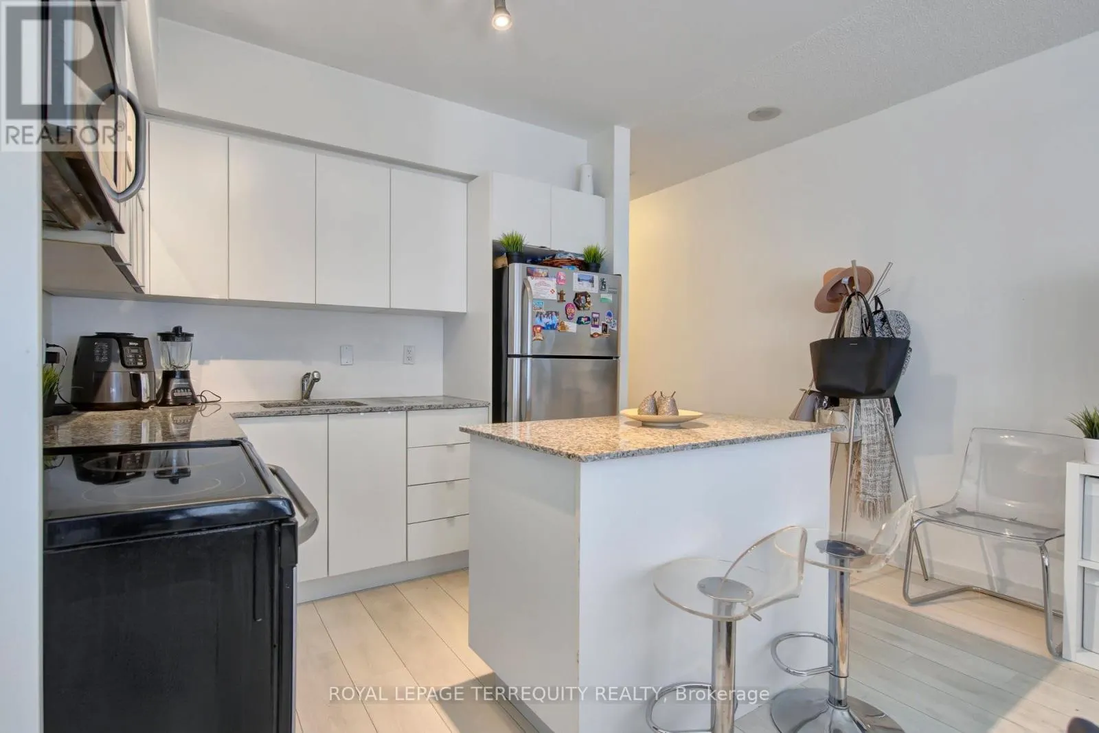 302 - 55 EAST LIBERTY STREET