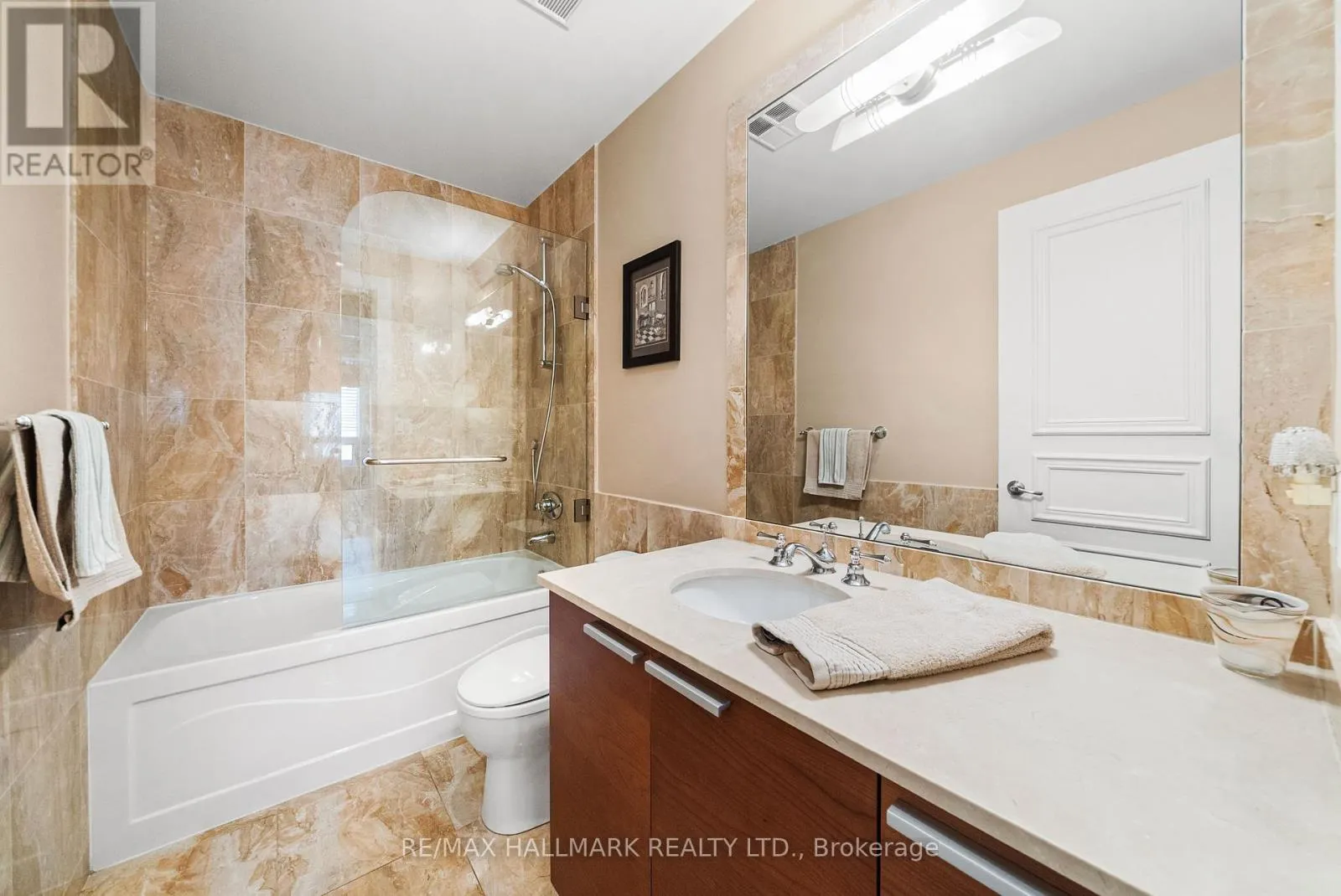 807C - 662 SHEPPARD AVENUE E