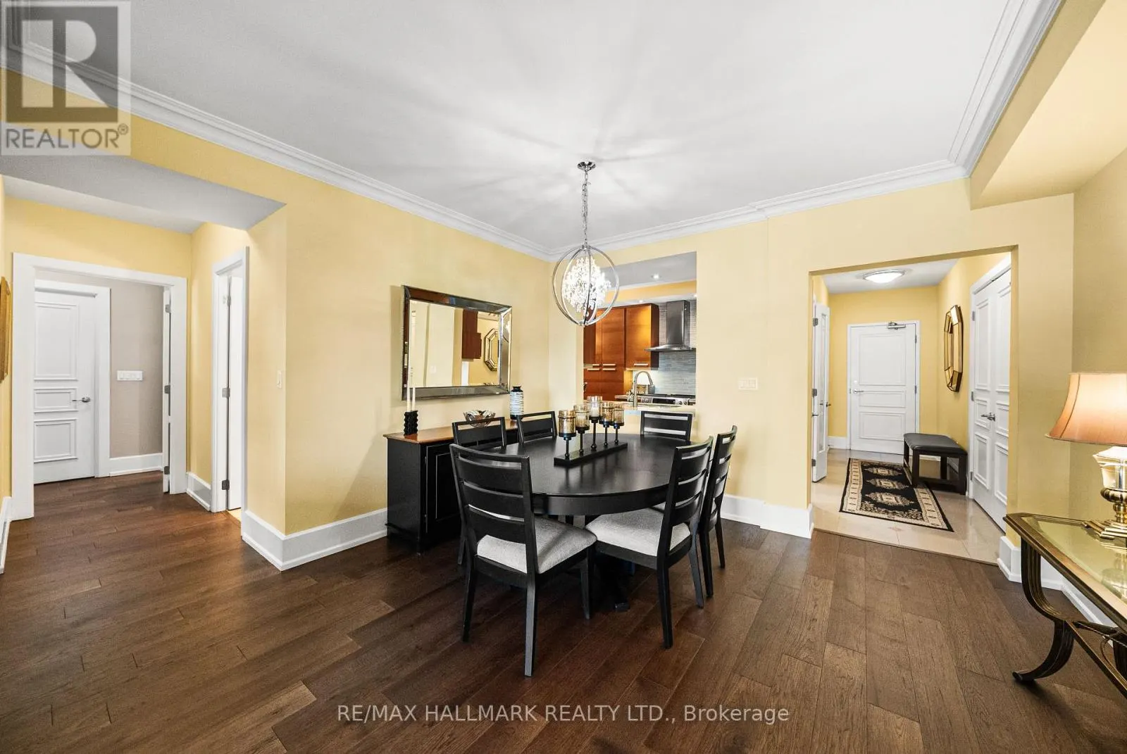 807C - 662 SHEPPARD AVENUE E