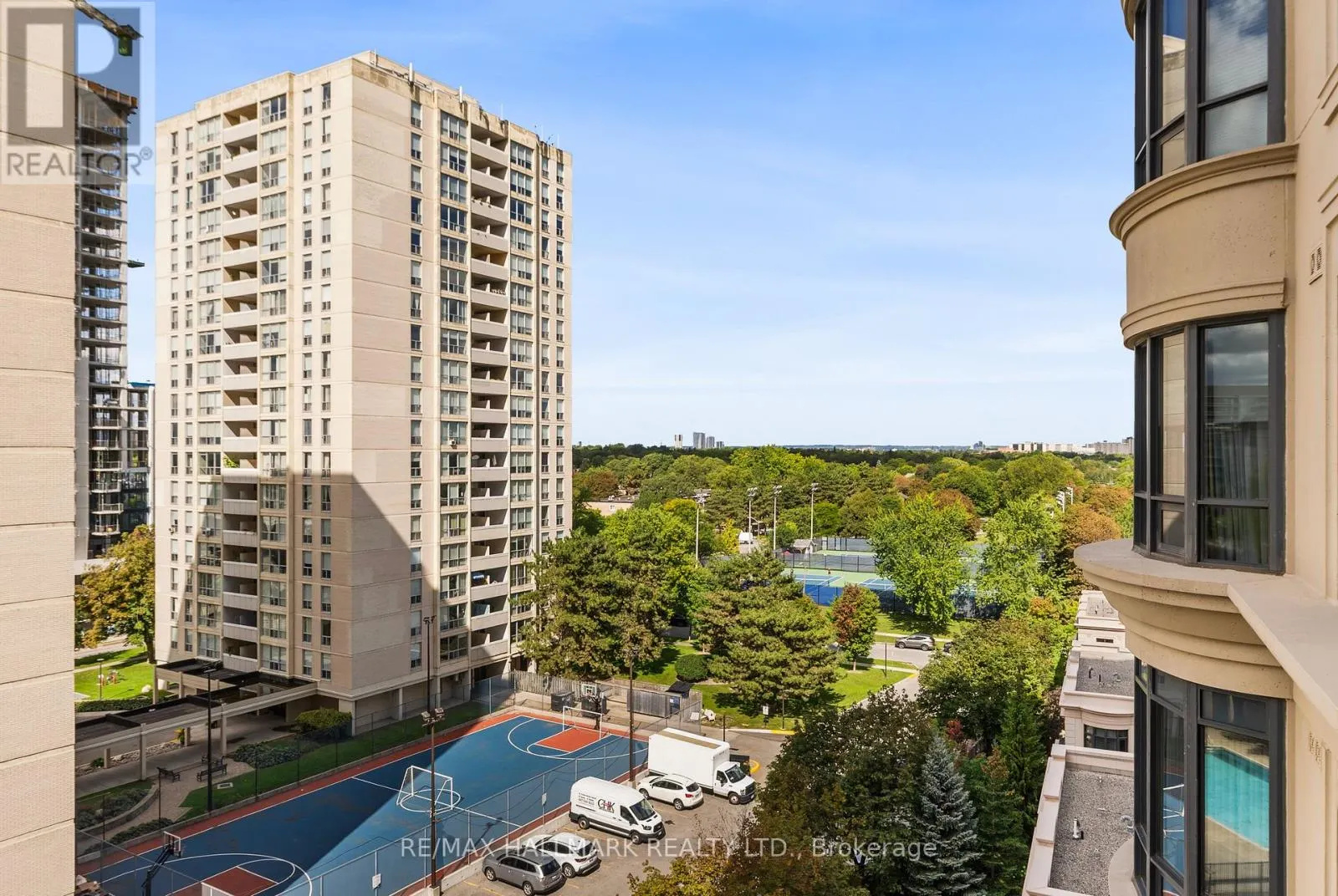807C - 662 SHEPPARD AVENUE E