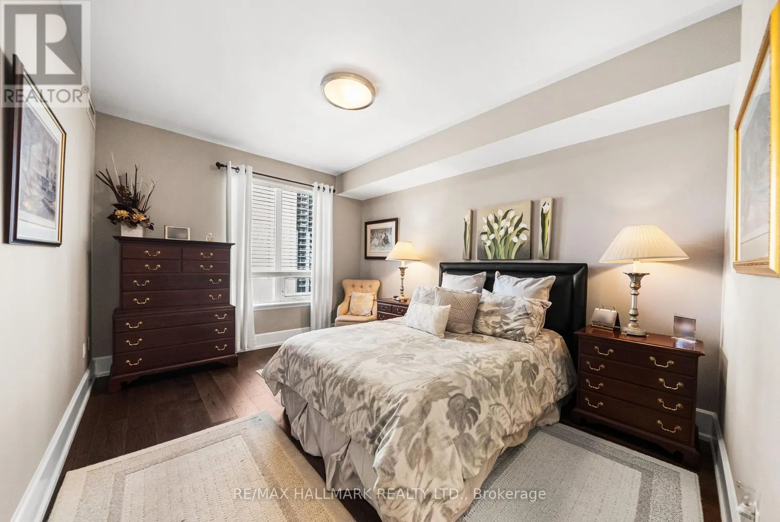 807C - 662 SHEPPARD AVENUE E