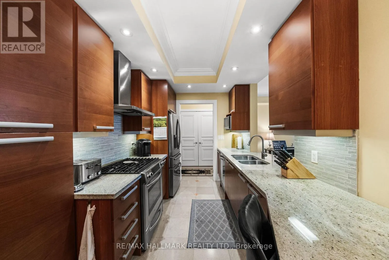 807C - 662 SHEPPARD AVENUE E