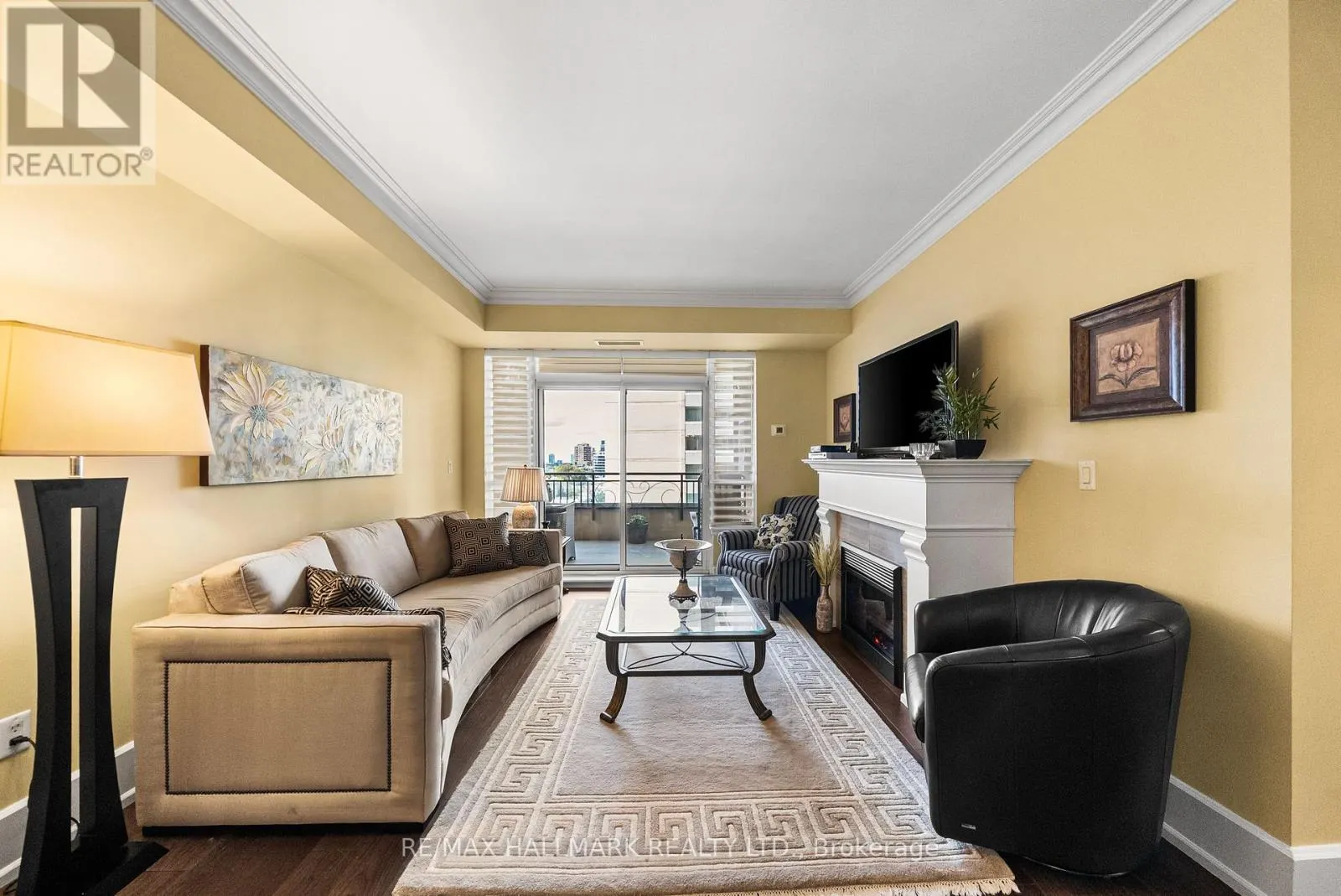 807C - 662 SHEPPARD AVENUE E