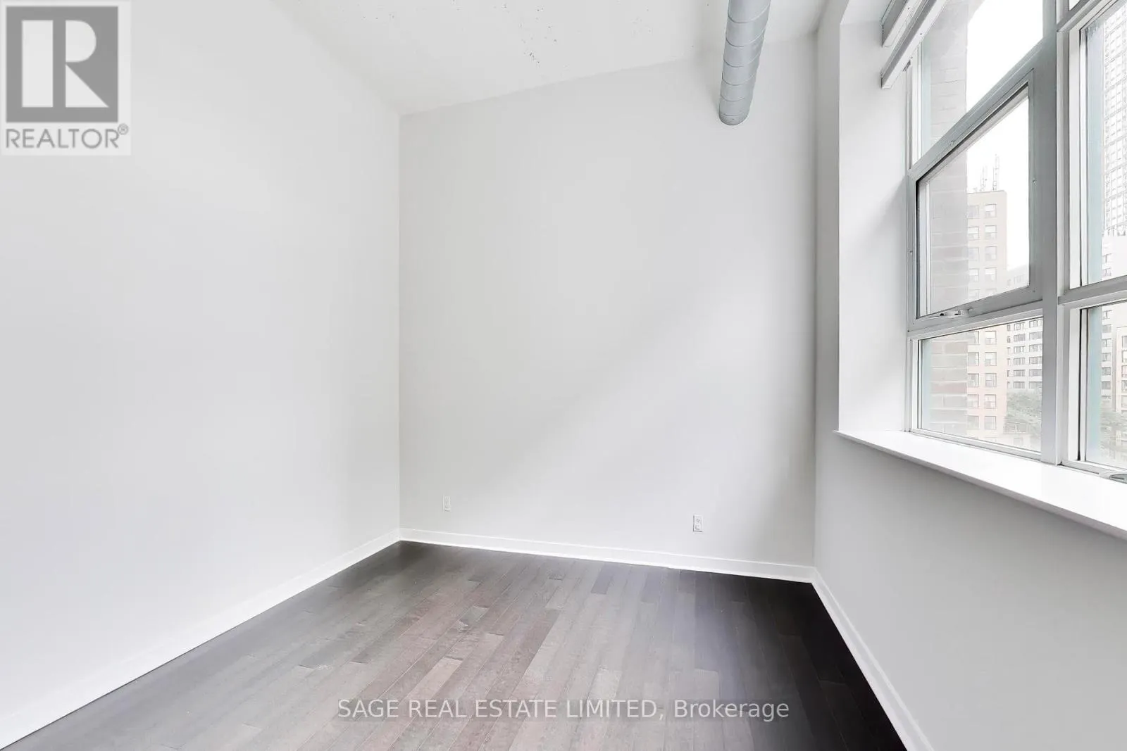 521 - 155 DALHOUSIE STREET