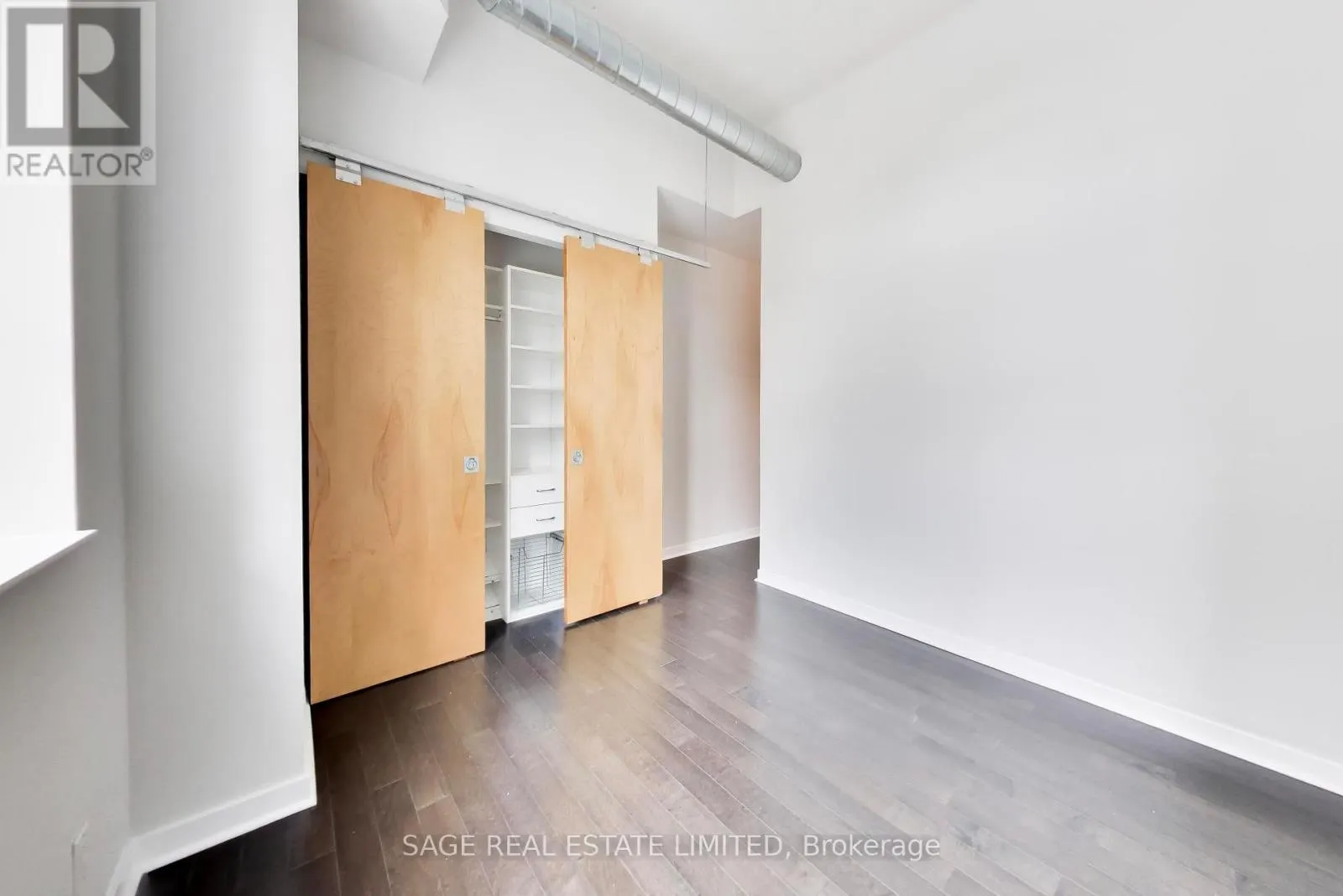 521 - 155 DALHOUSIE STREET