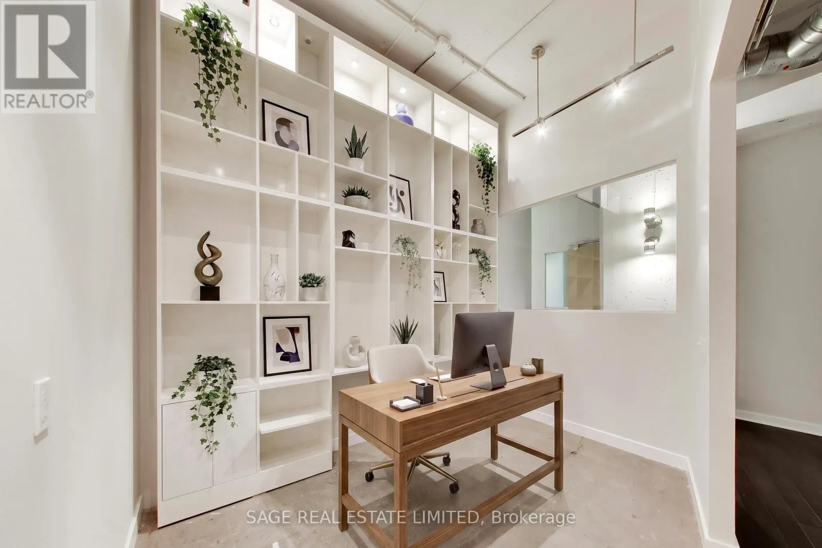 521 - 155 DALHOUSIE STREET