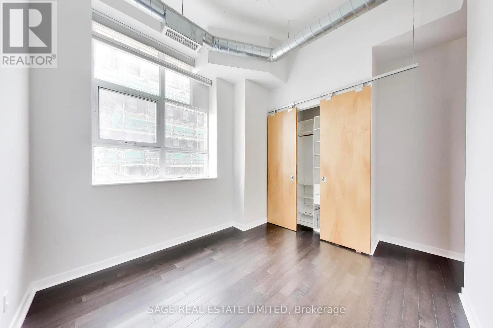 521 - 155 DALHOUSIE STREET