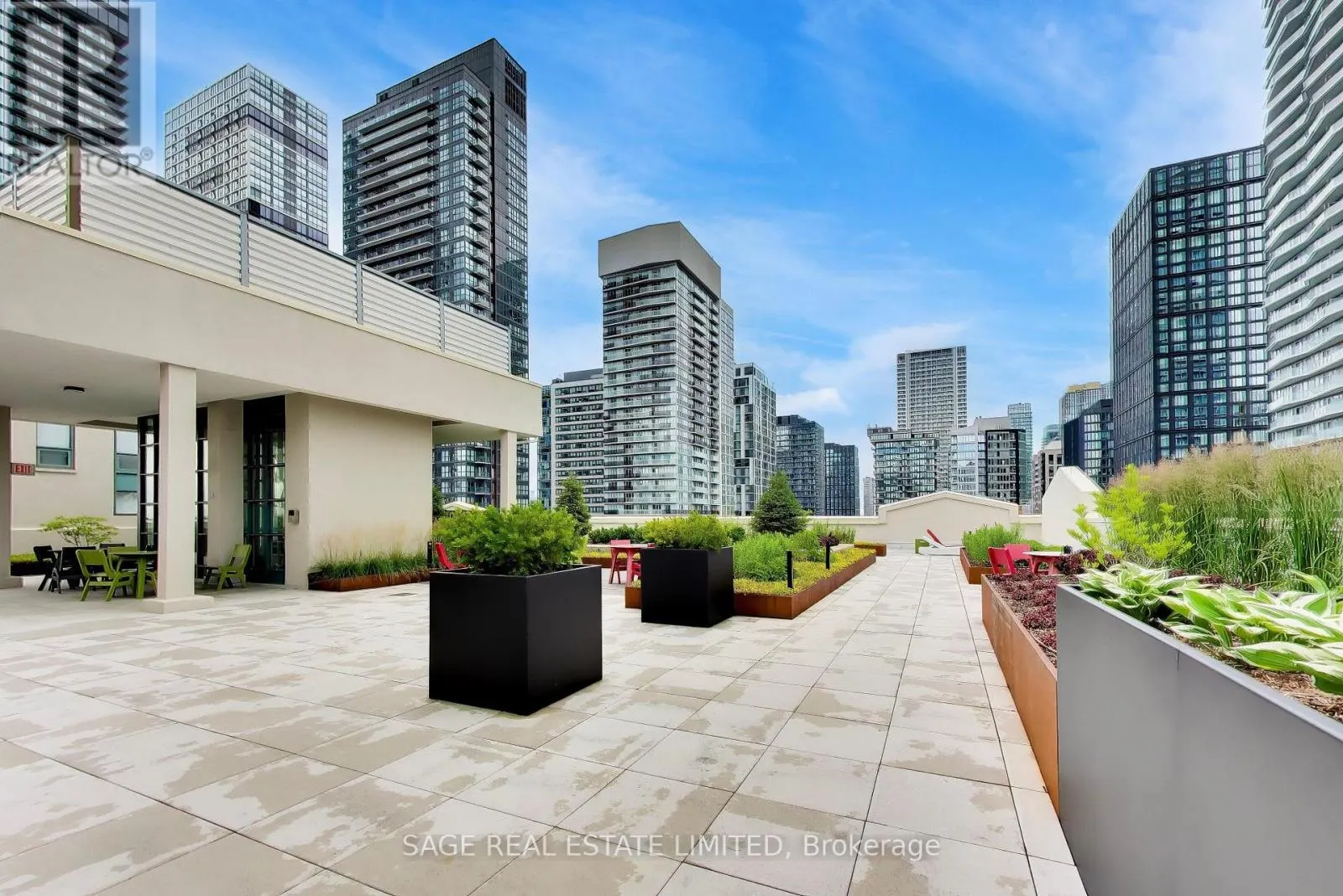 521 - 155 DALHOUSIE STREET