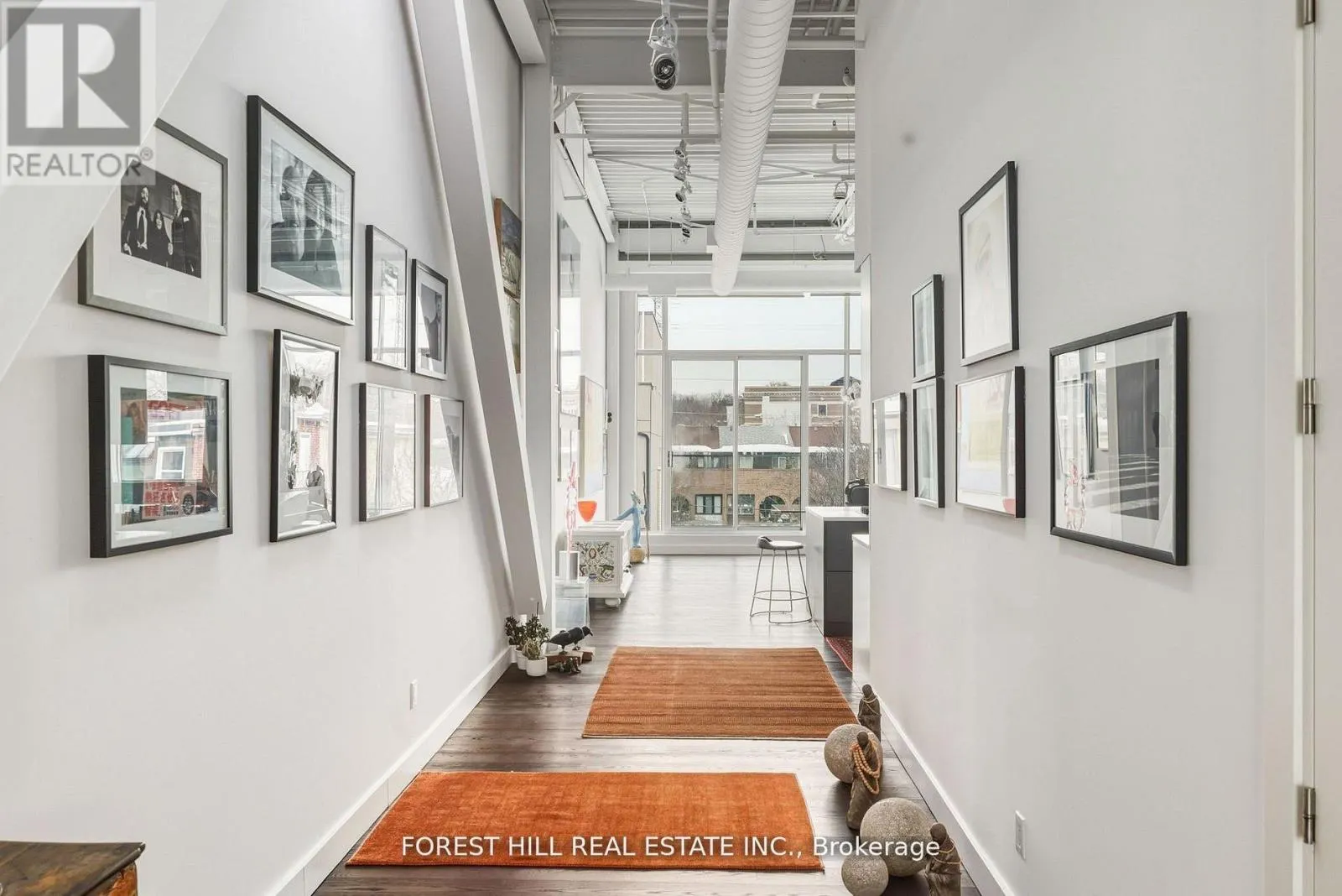 PH01 - 113 DUPONT STREET