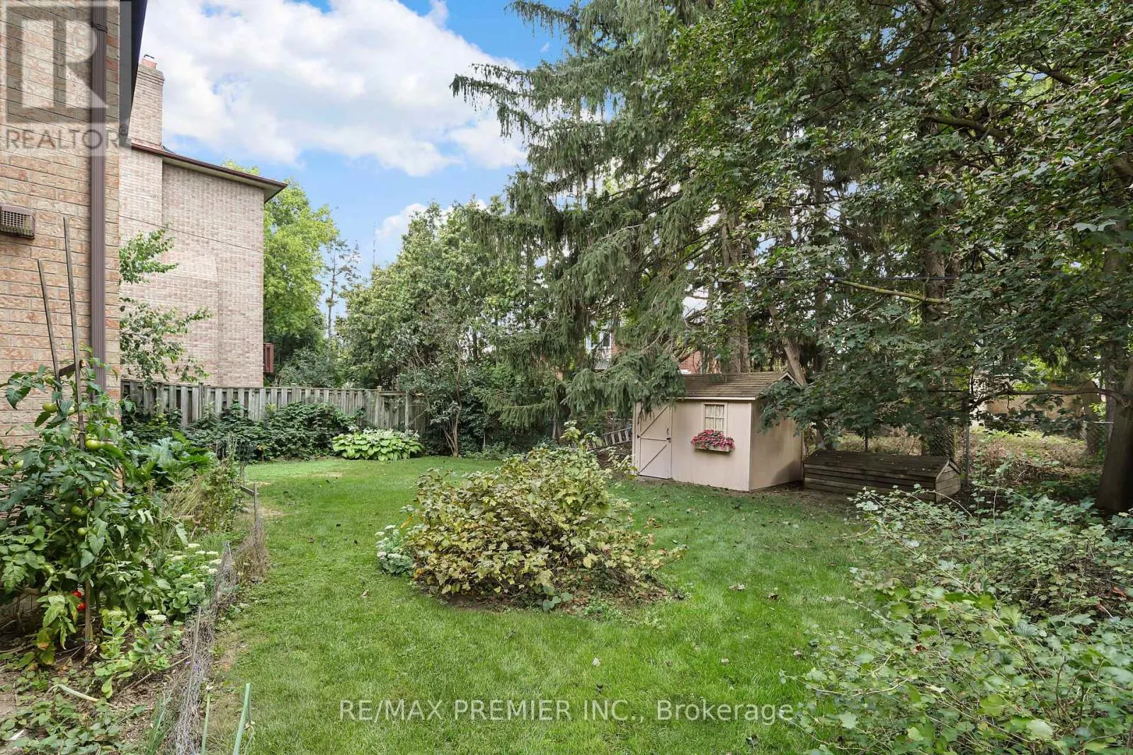 19 TEMAGAMI COURT